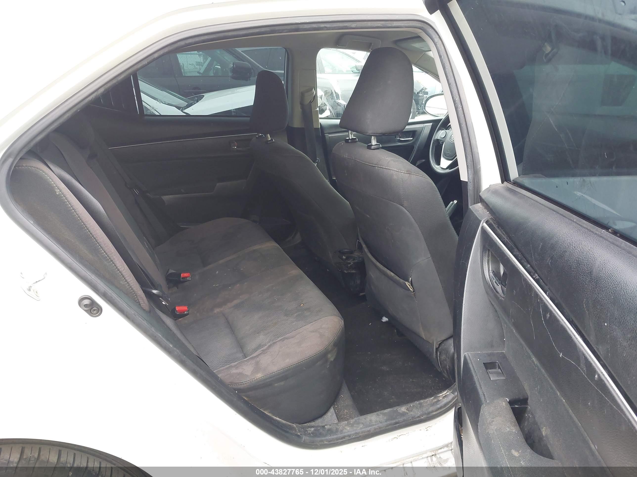 TOYOTA COROLLA image 8
