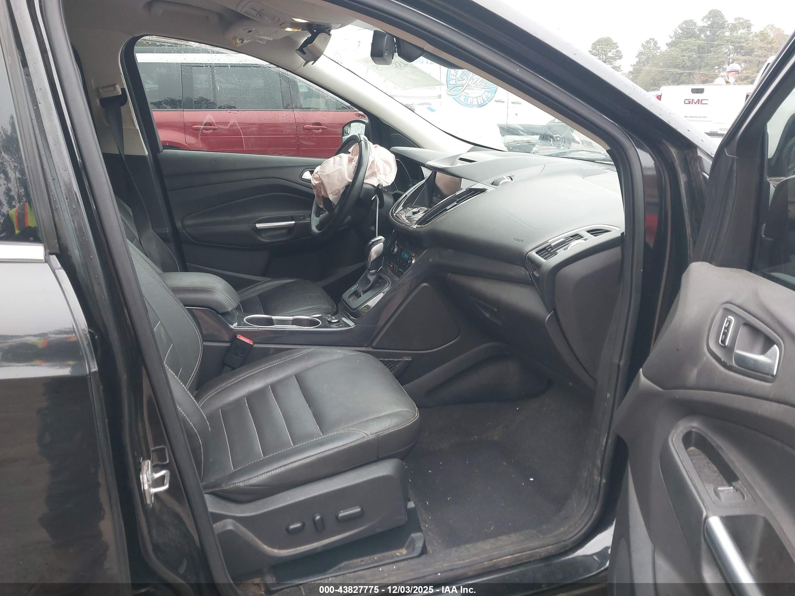 FORD ESCAPE image 5