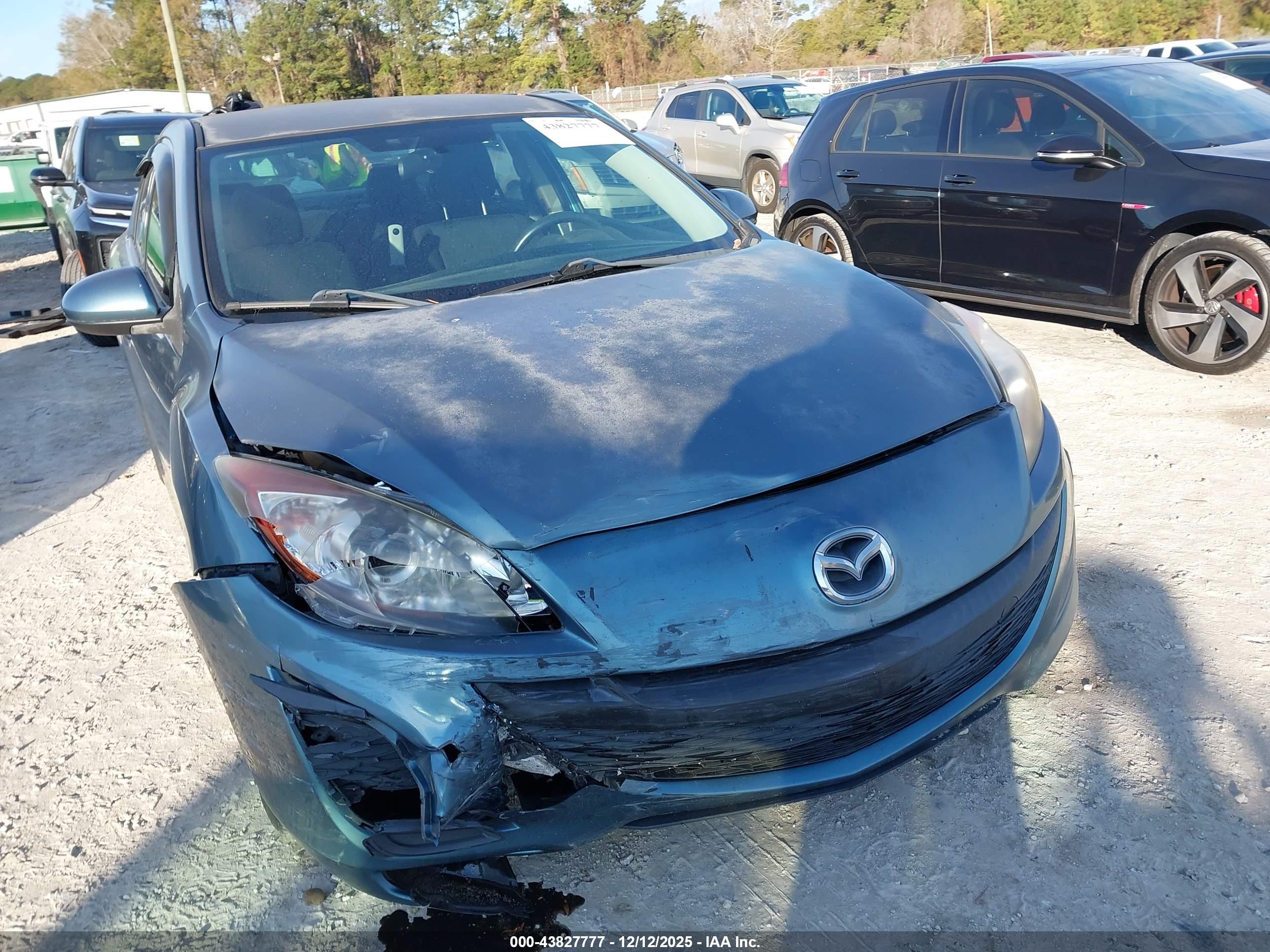 MAZDA MAZDA3 image 6