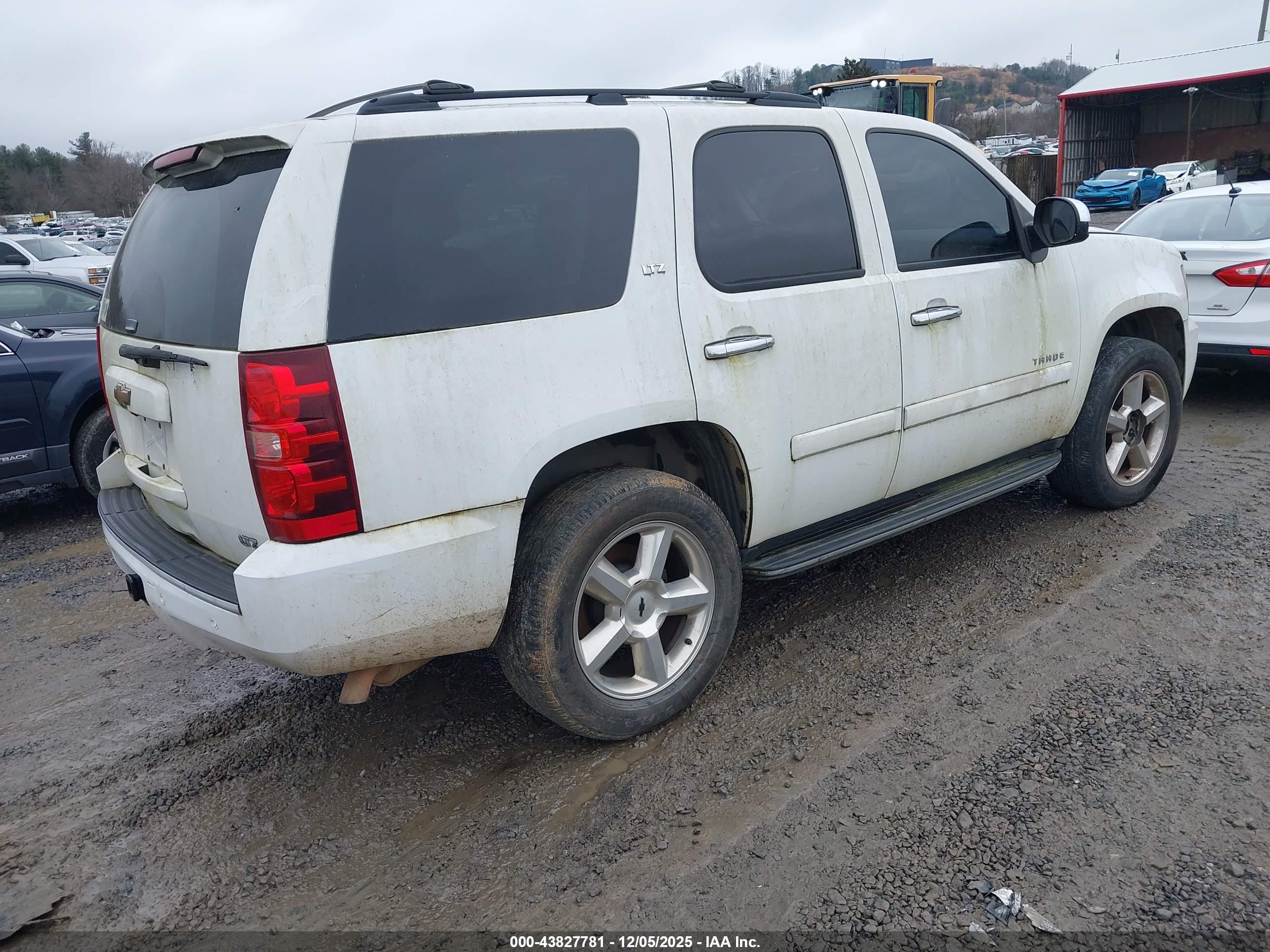 CHEVROLET TAHOE image 4