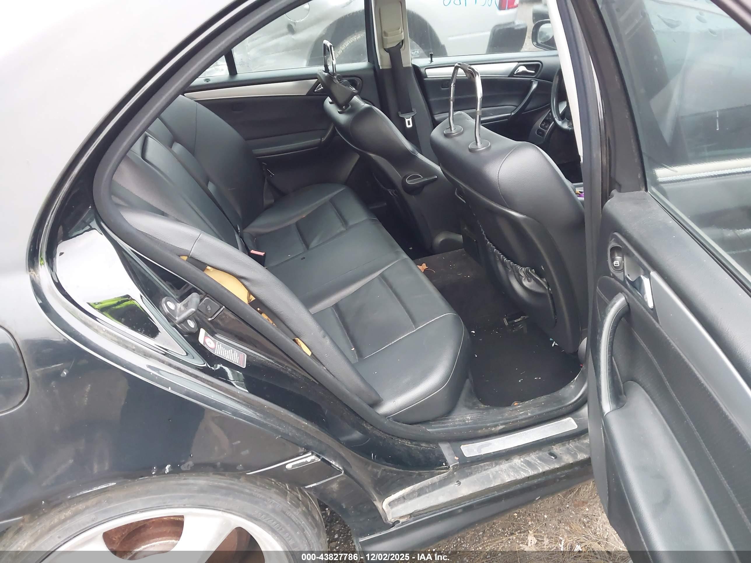 MERCEDES-BENZ C image 8