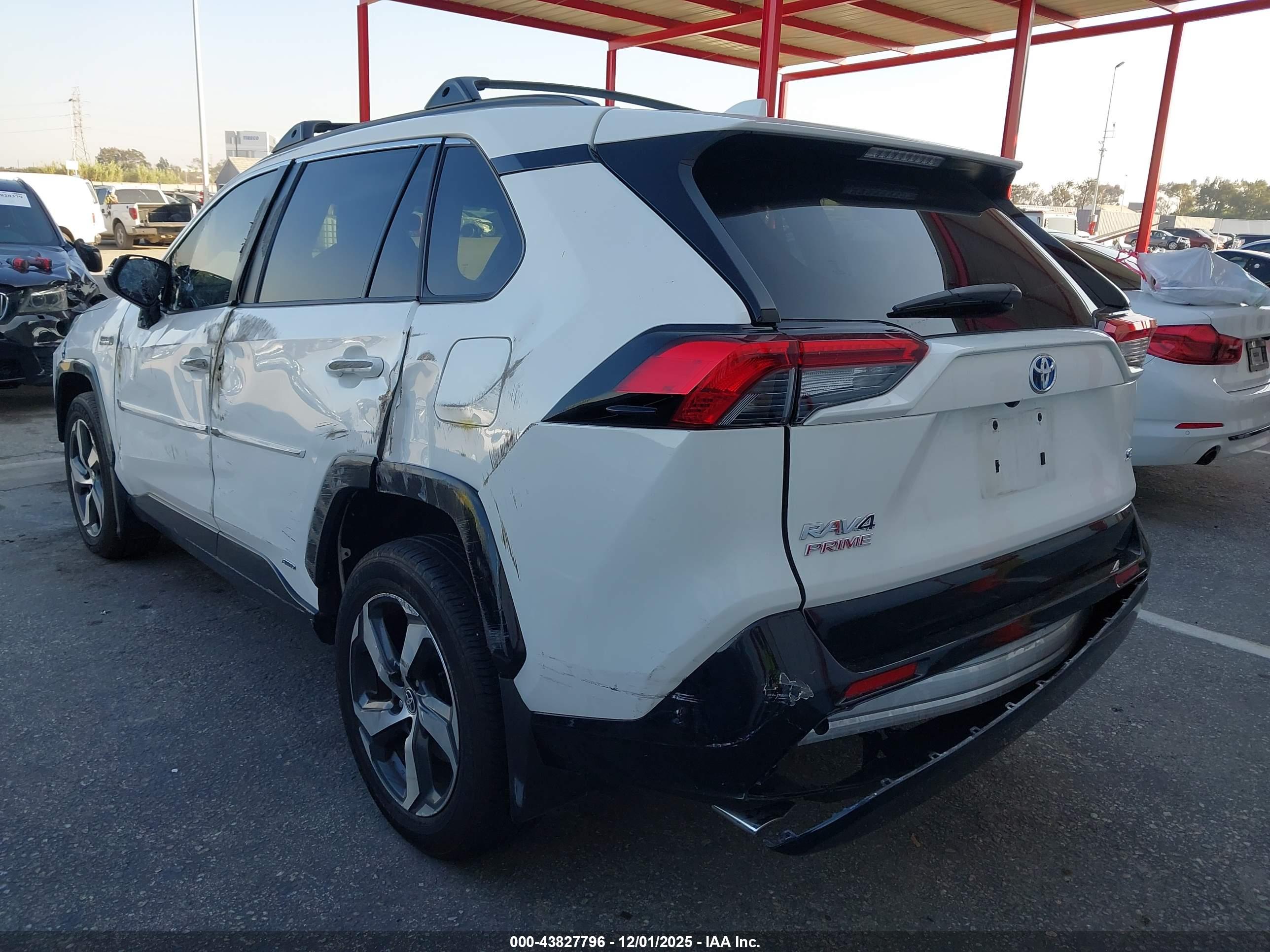 TOYOTA RAV4 image 3
