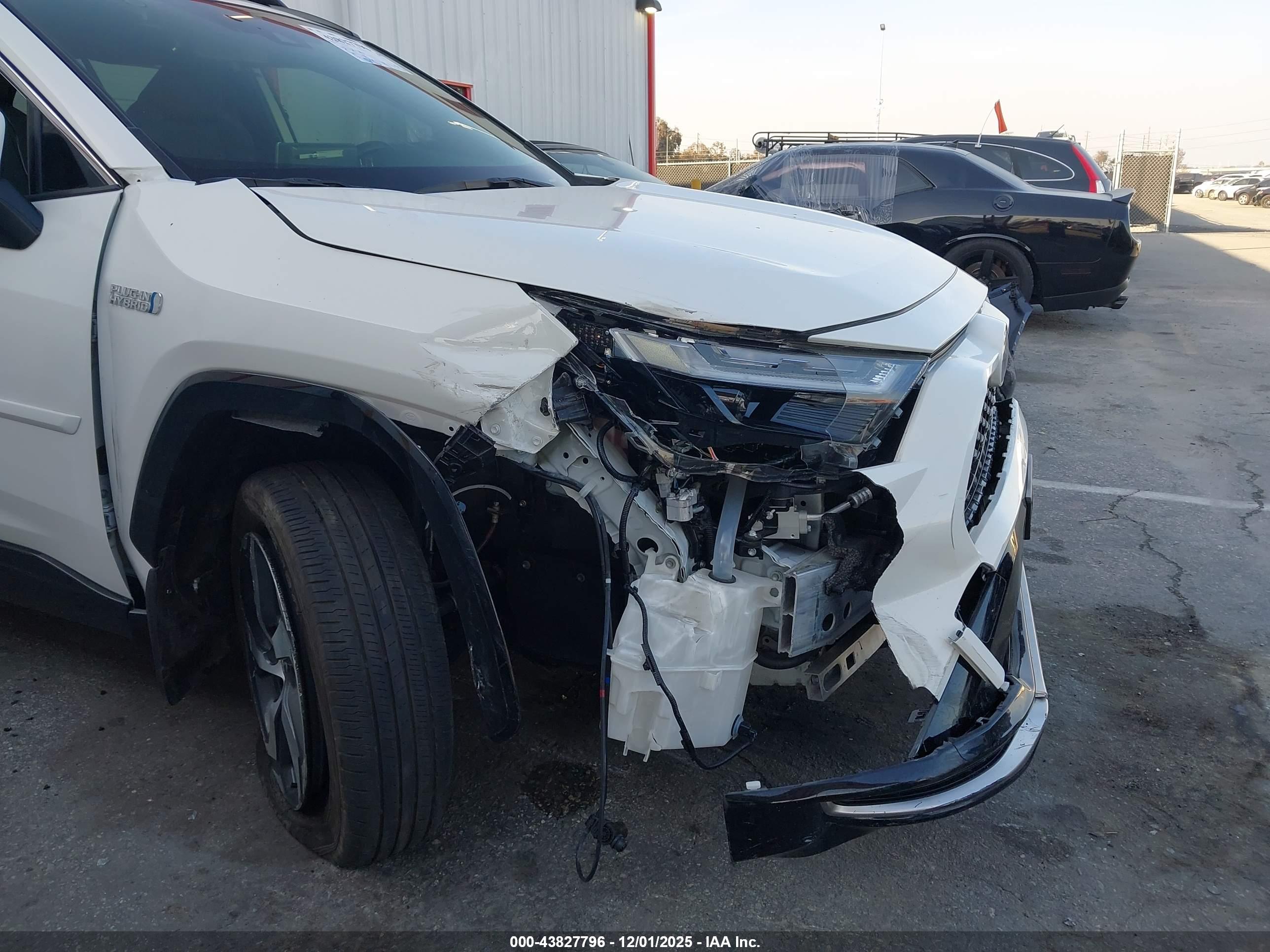 TOYOTA RAV4 image 6