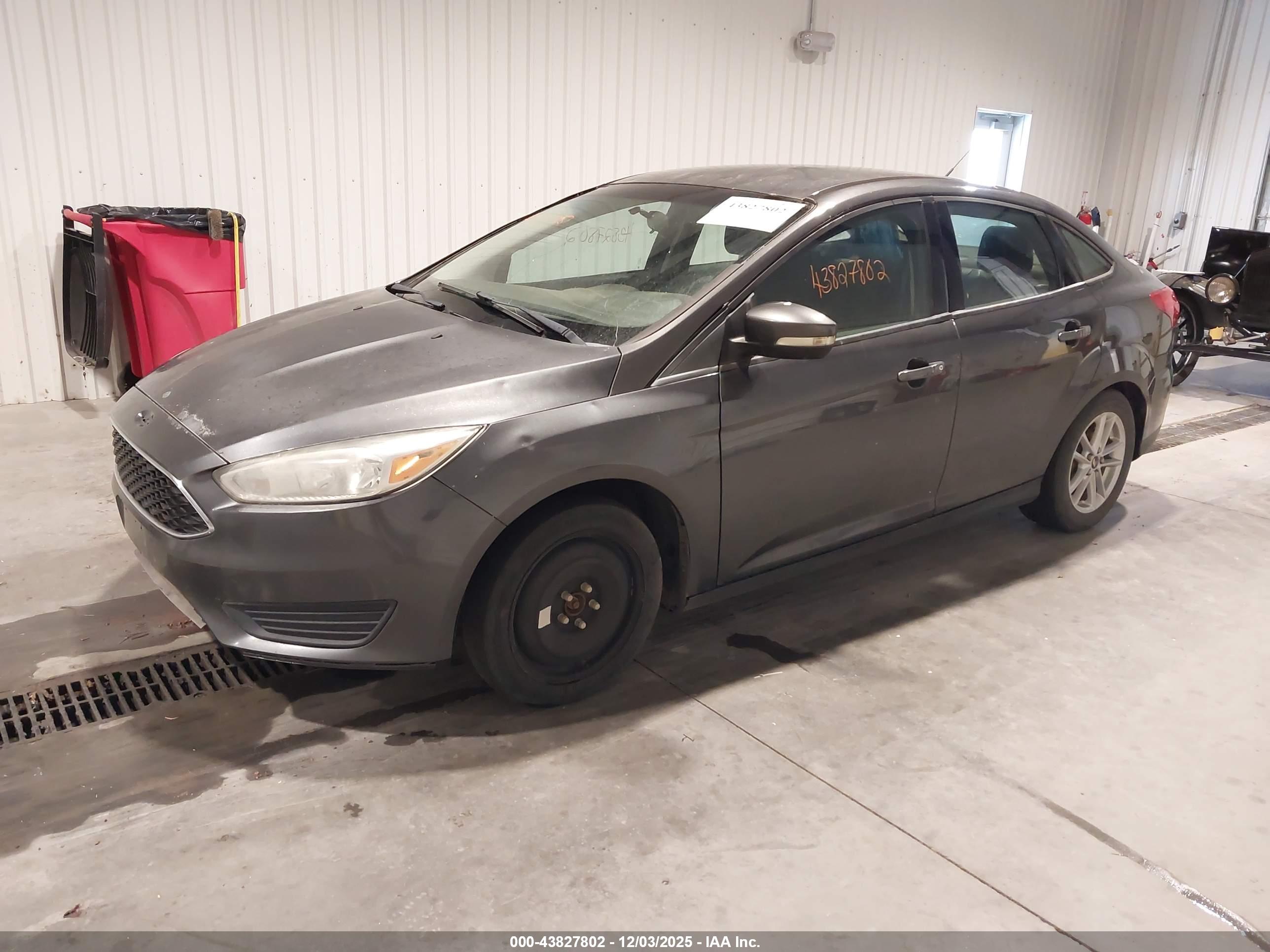 FORD FOCUS image 2