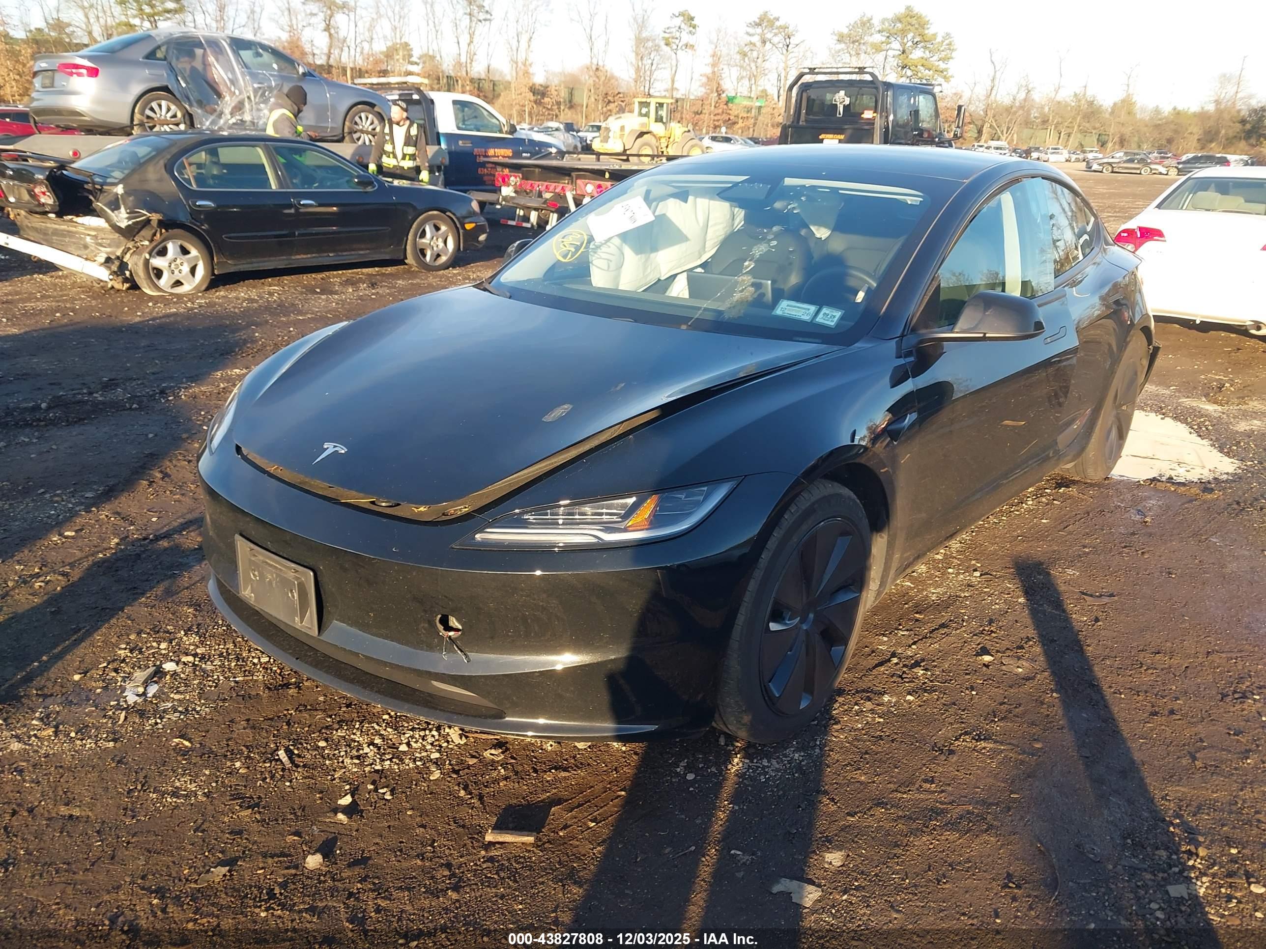 TESLA MODEL image 2