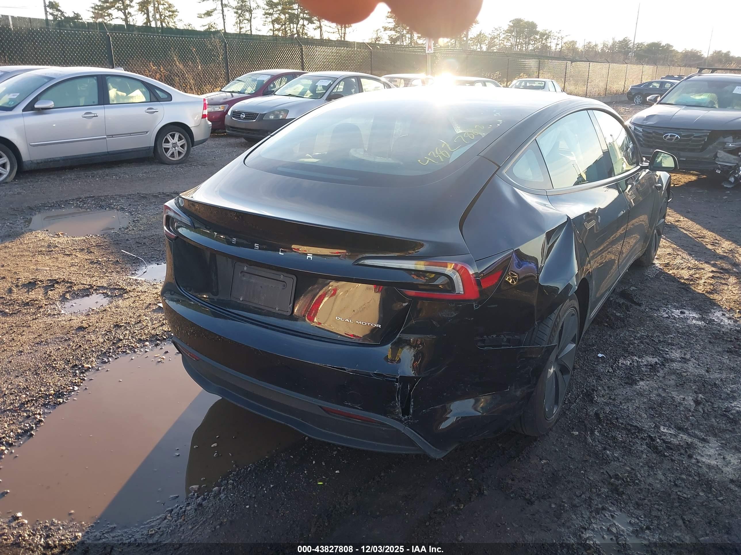 TESLA MODEL image 4