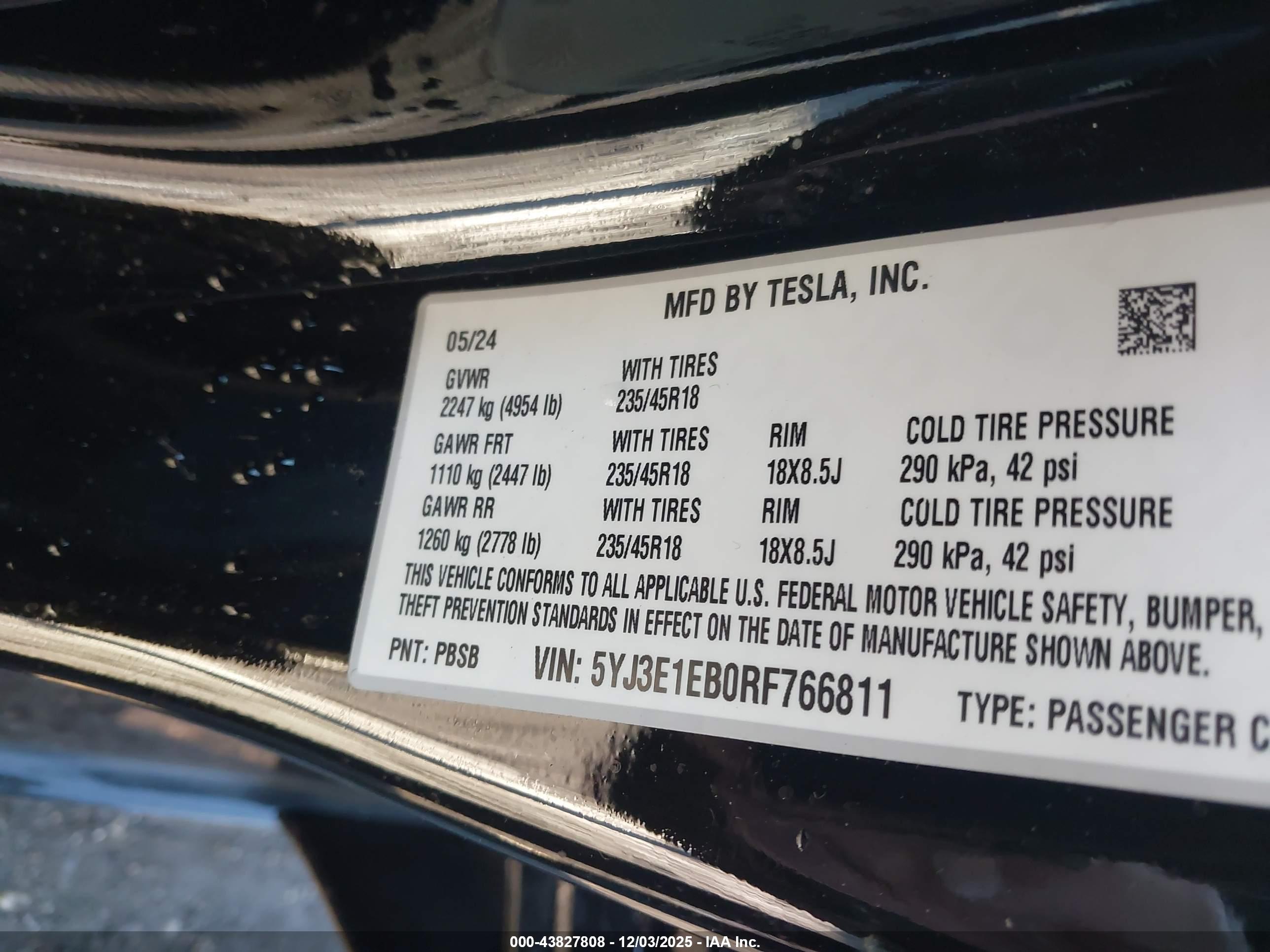 TESLA MODEL image 9