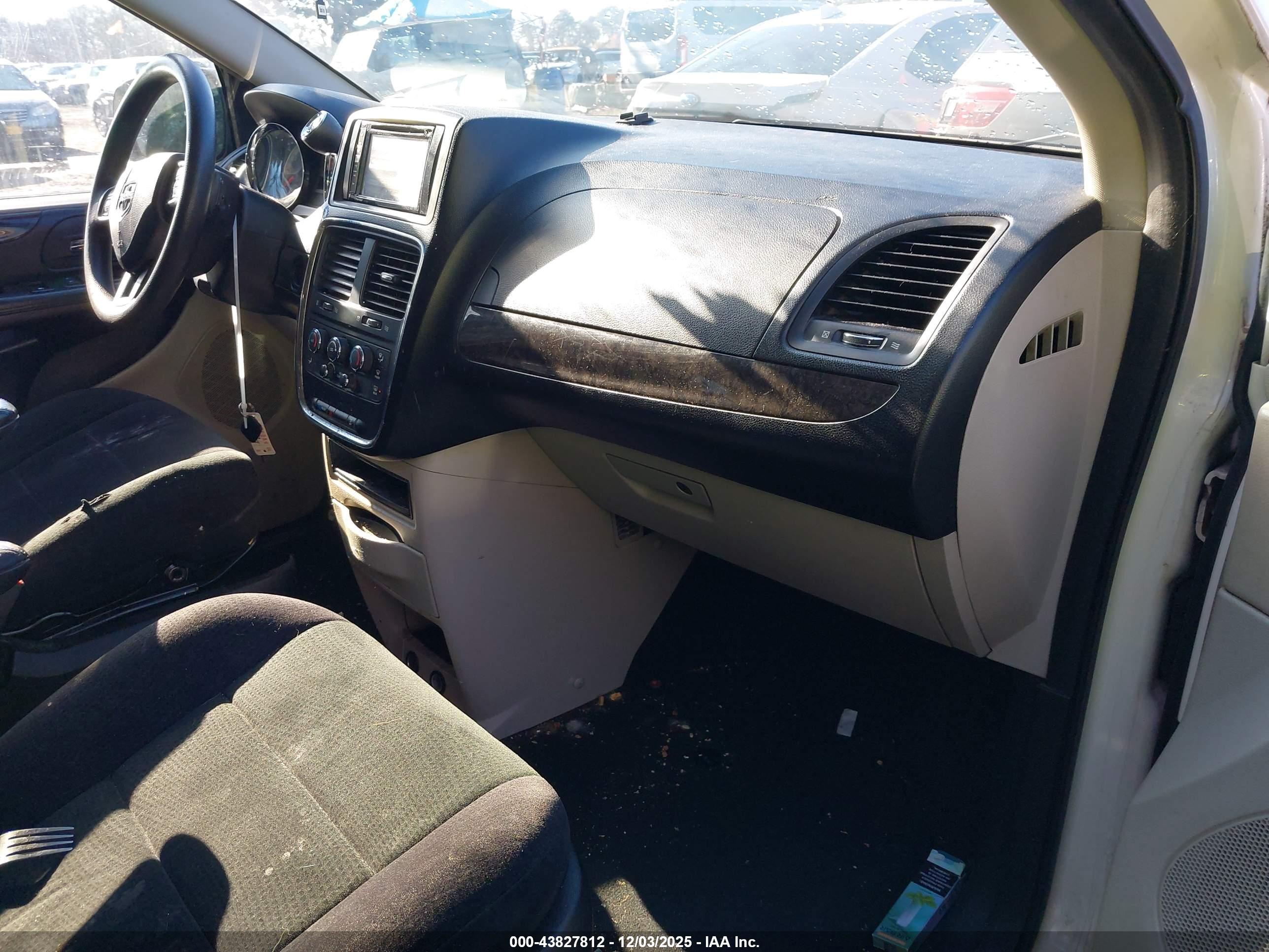 DODGE GRAND image 5