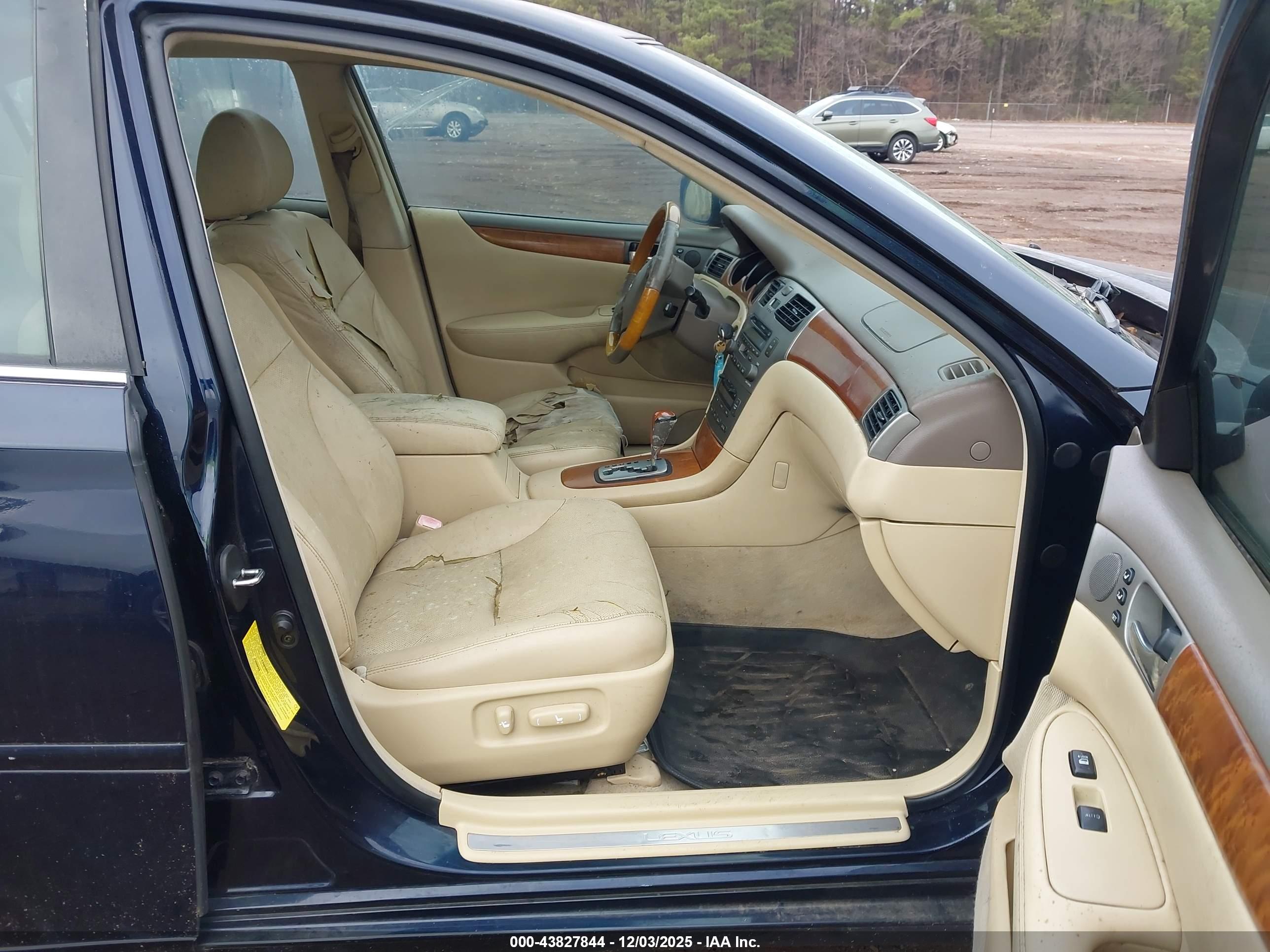 LEXUS ES image 5
