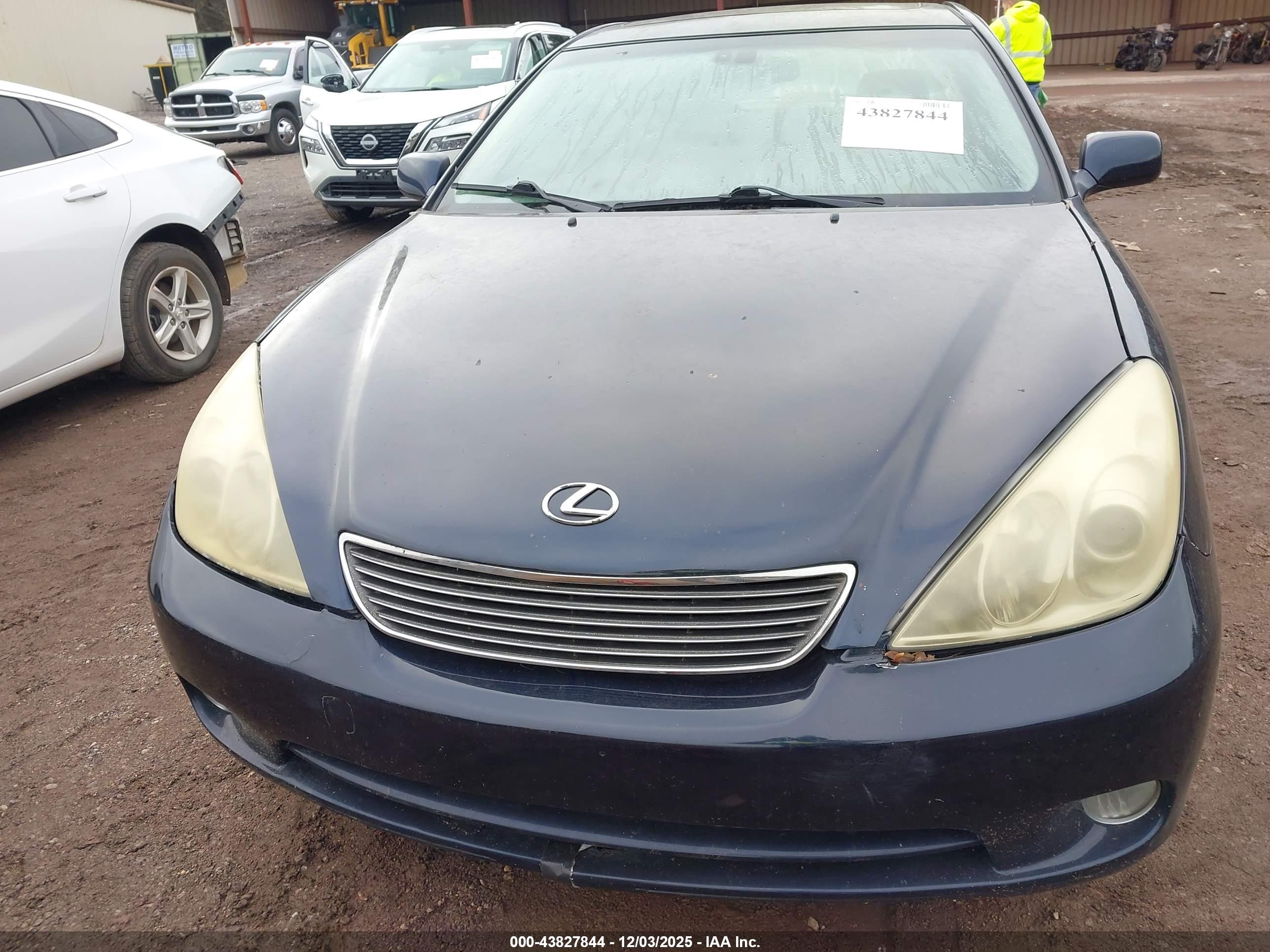 LEXUS ES image 6