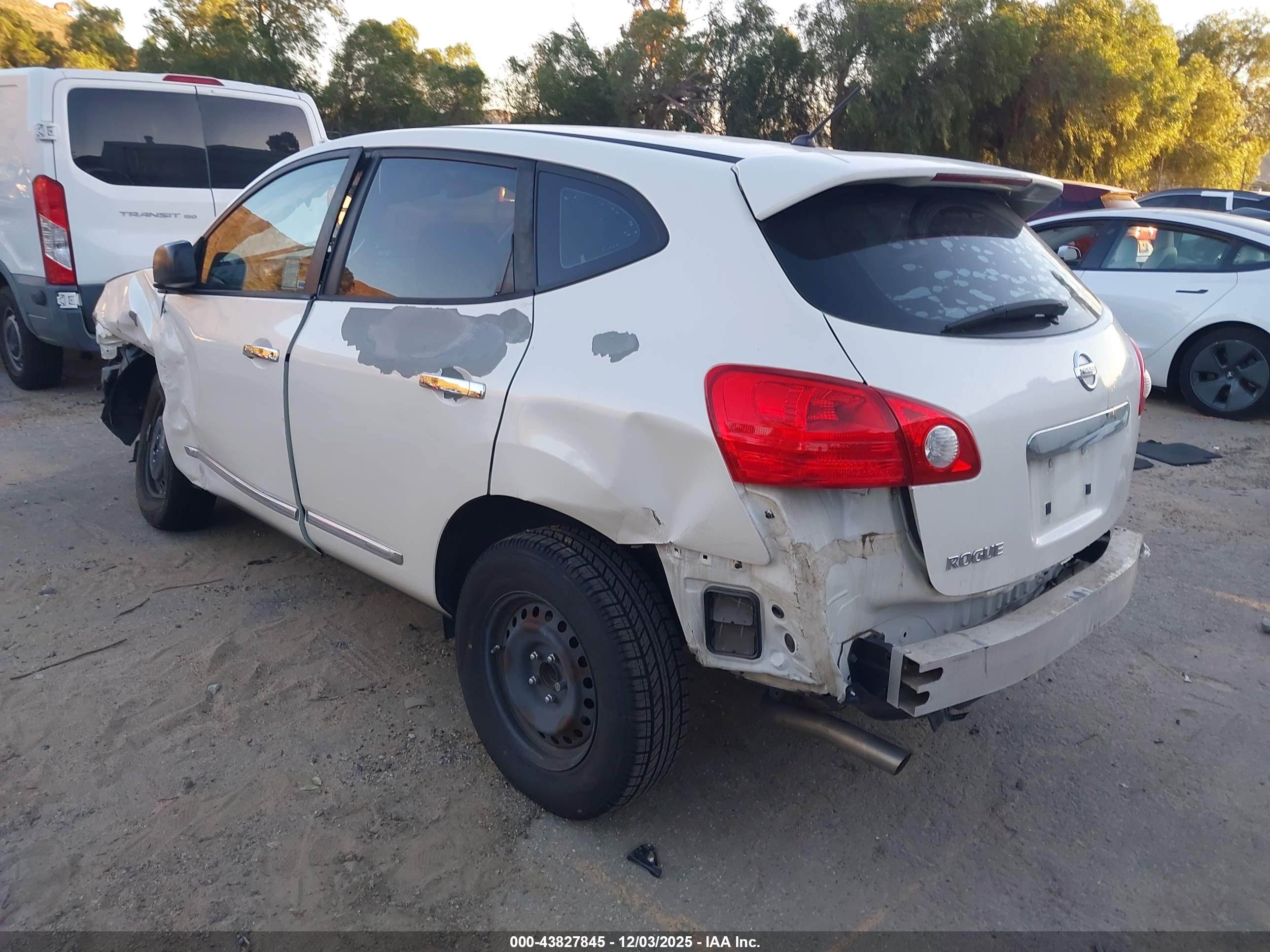 NISSAN ROGUE image 3