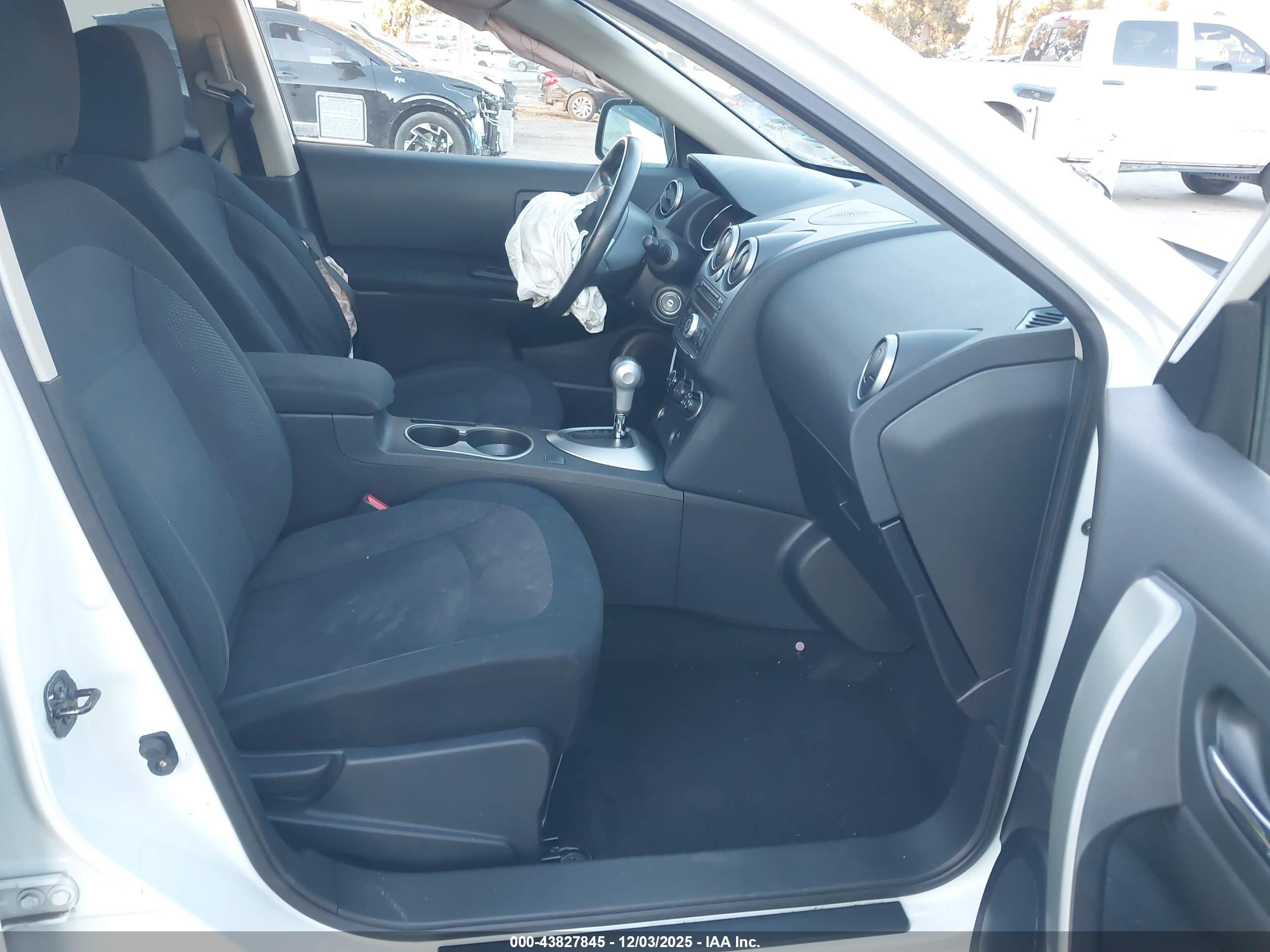 NISSAN ROGUE image 5