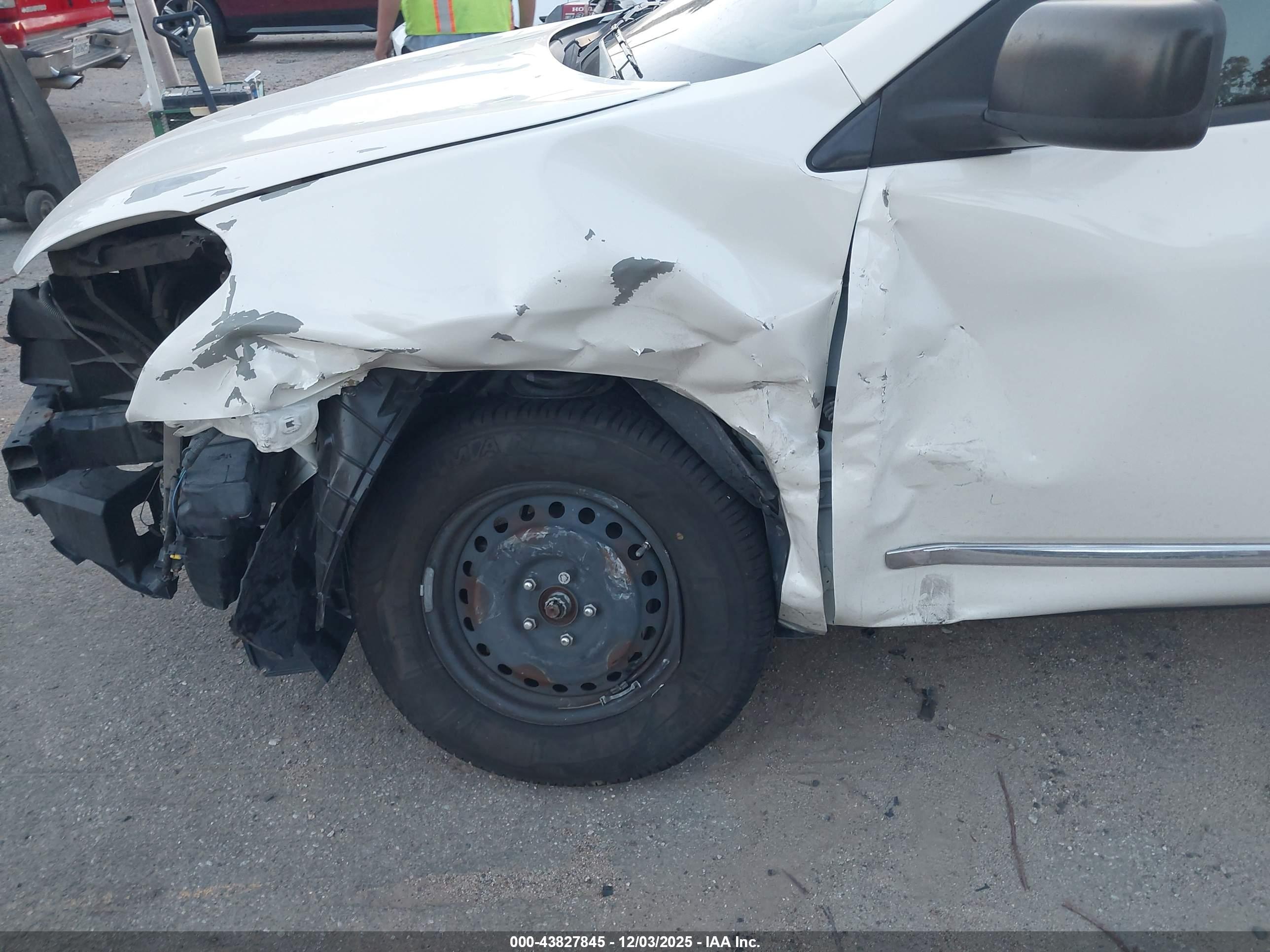 NISSAN ROGUE image 6