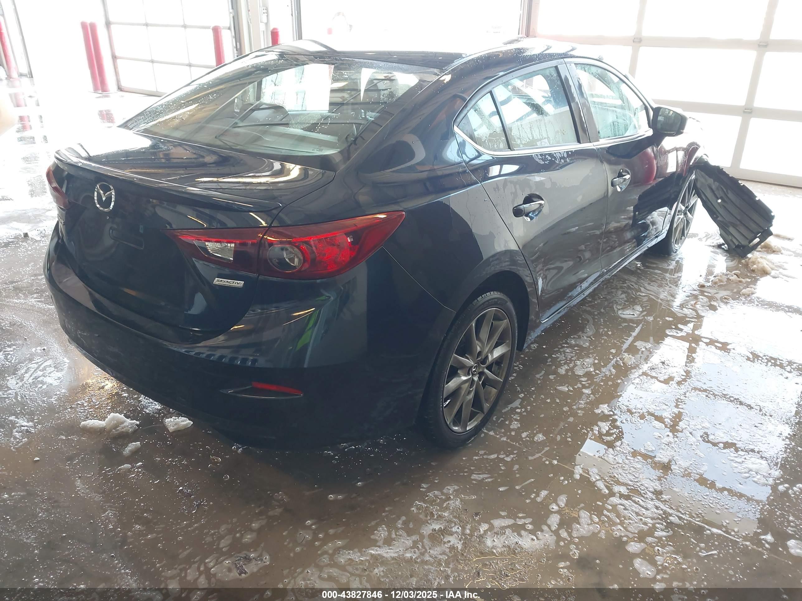MAZDA MAZDA3 image 4