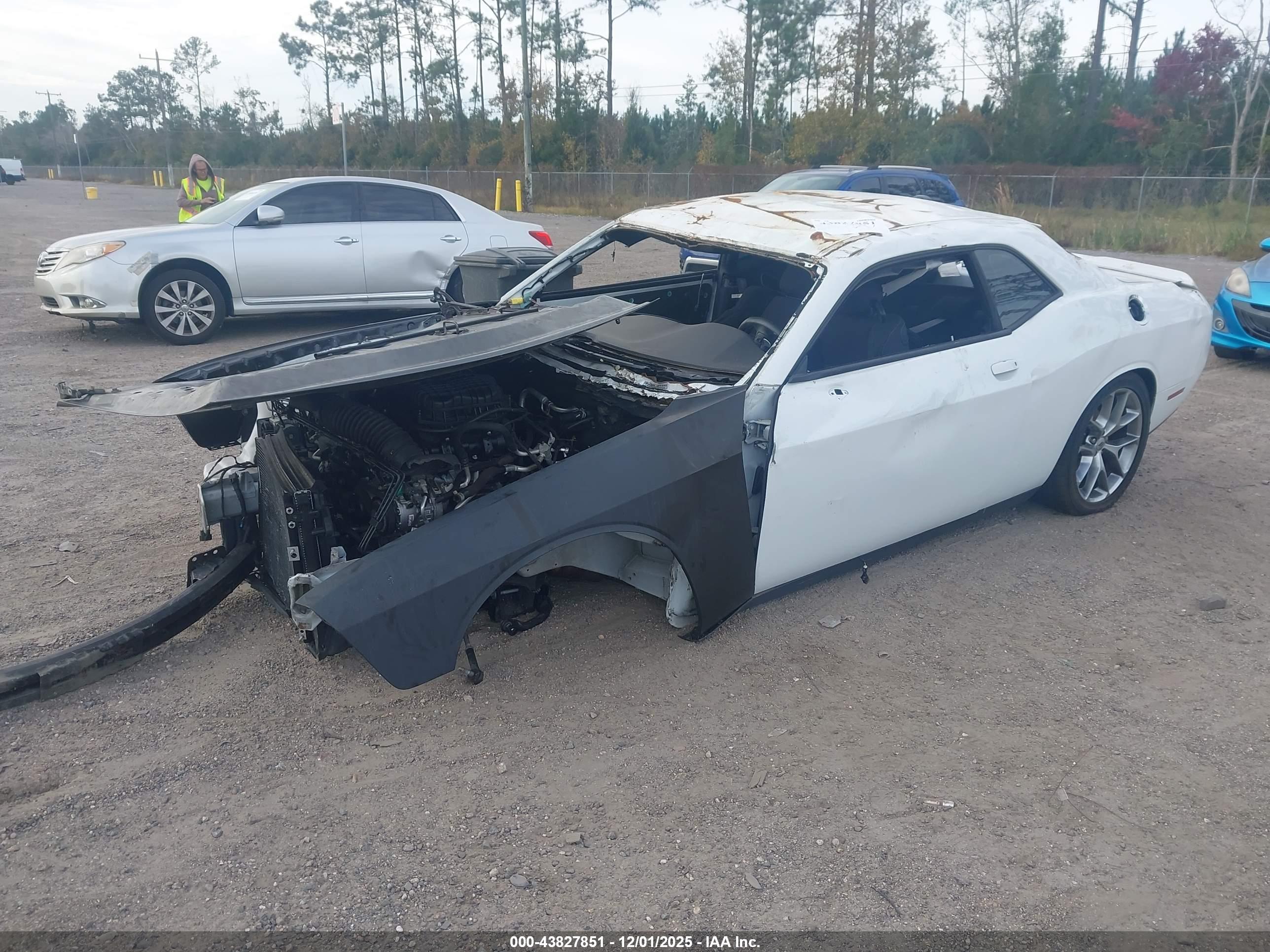 DODGE CHALLENGER image 2