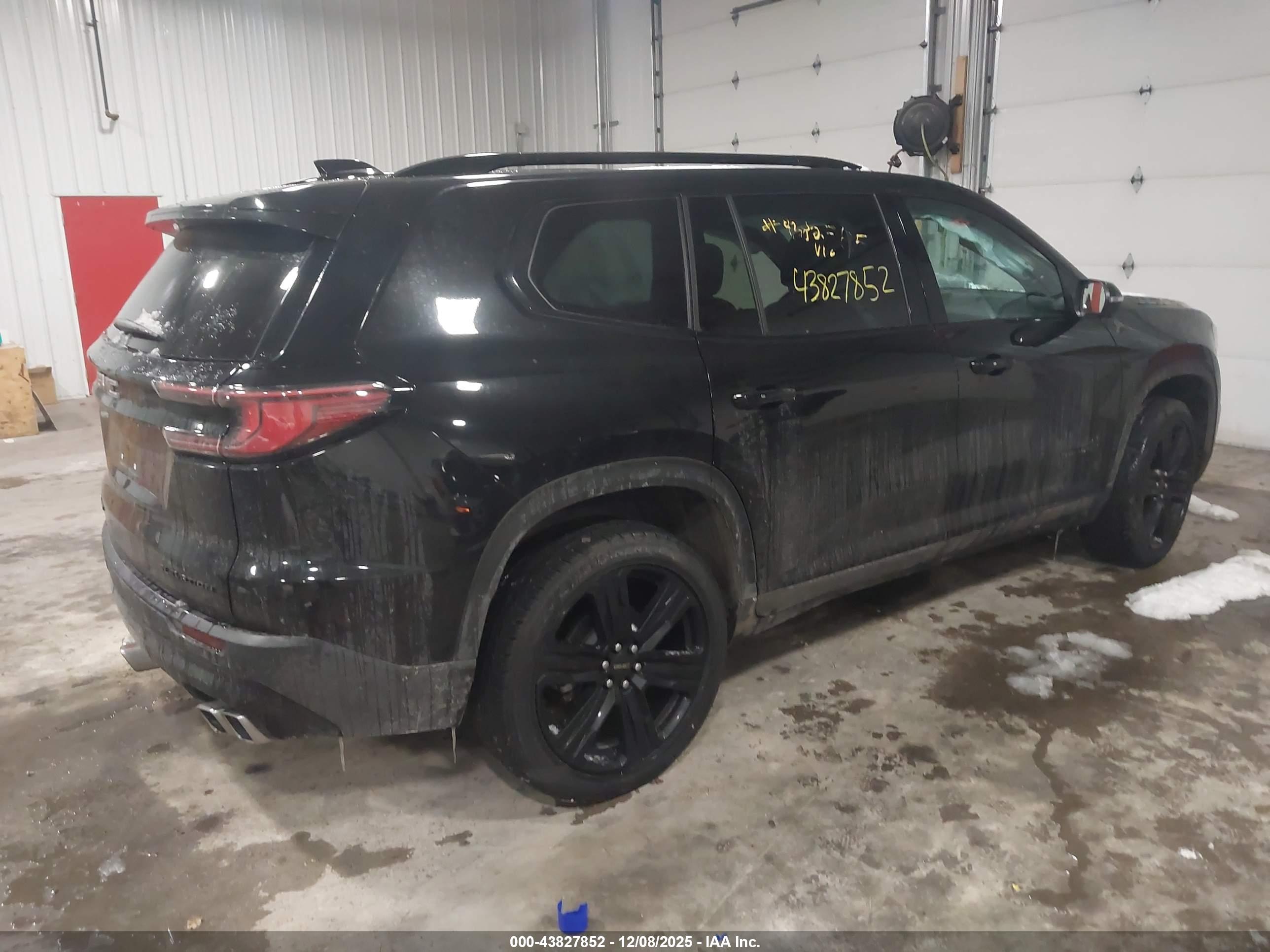 GMC ACADIA image 4