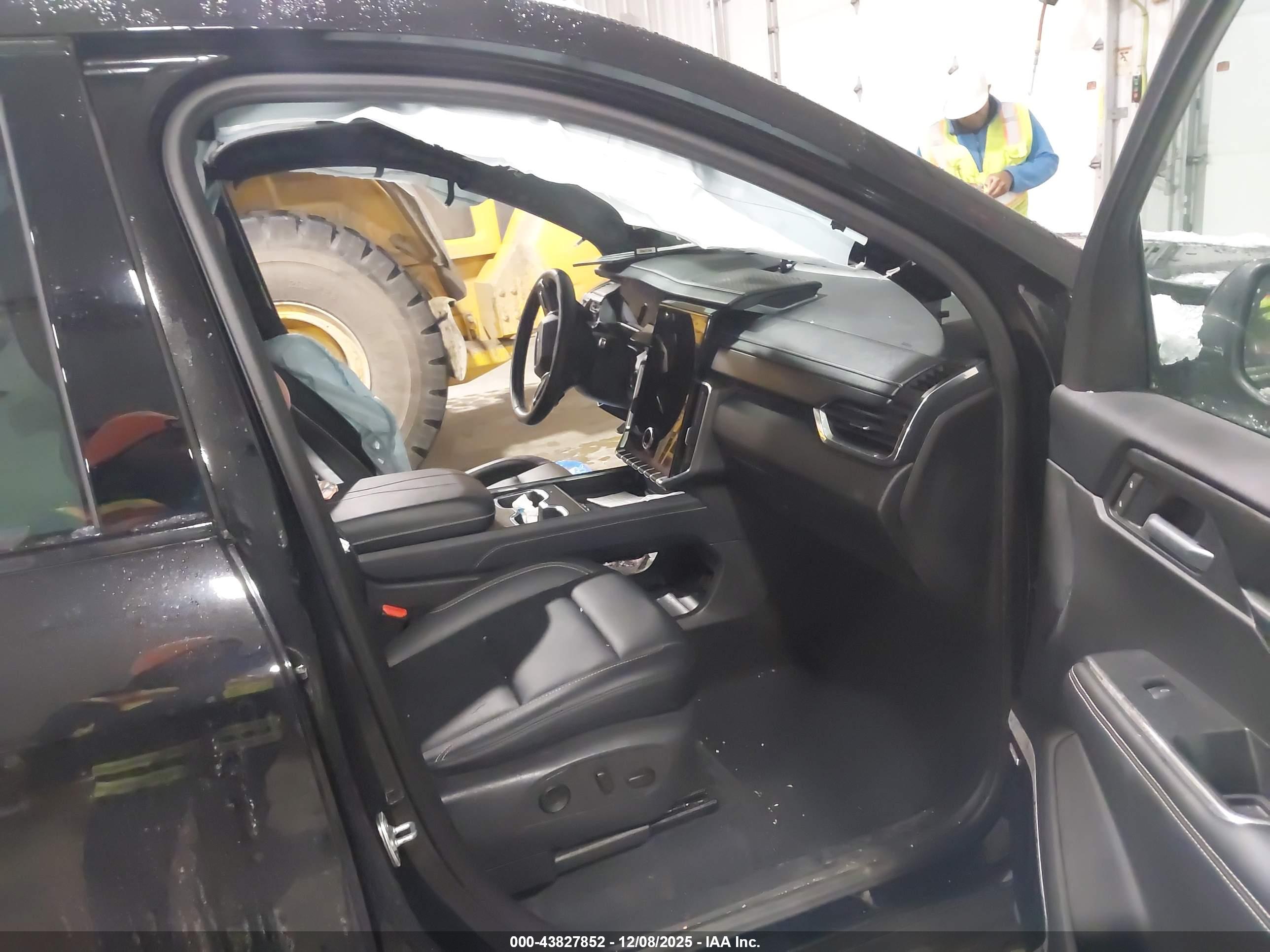 GMC ACADIA image 5