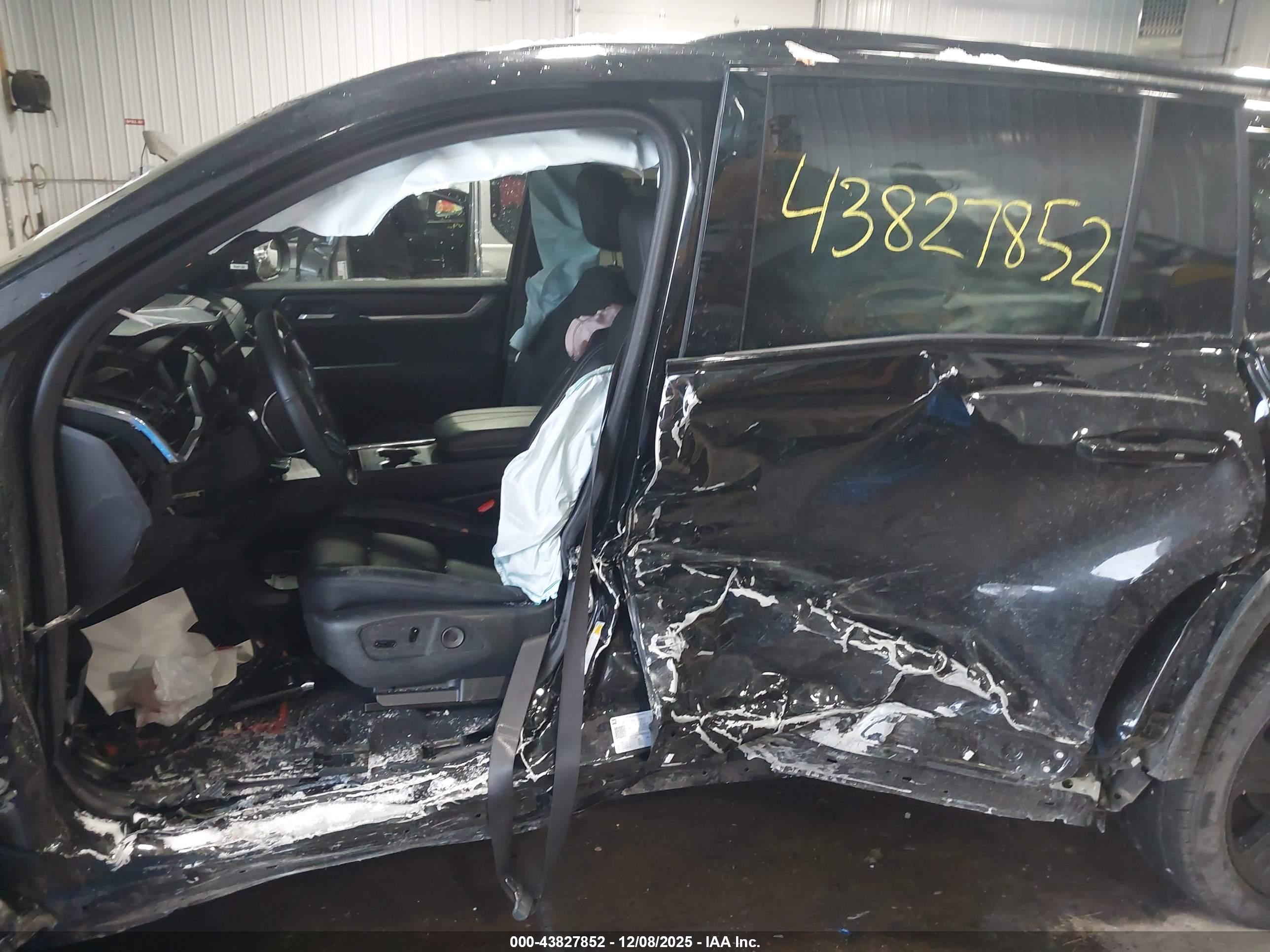 GMC ACADIA image 6