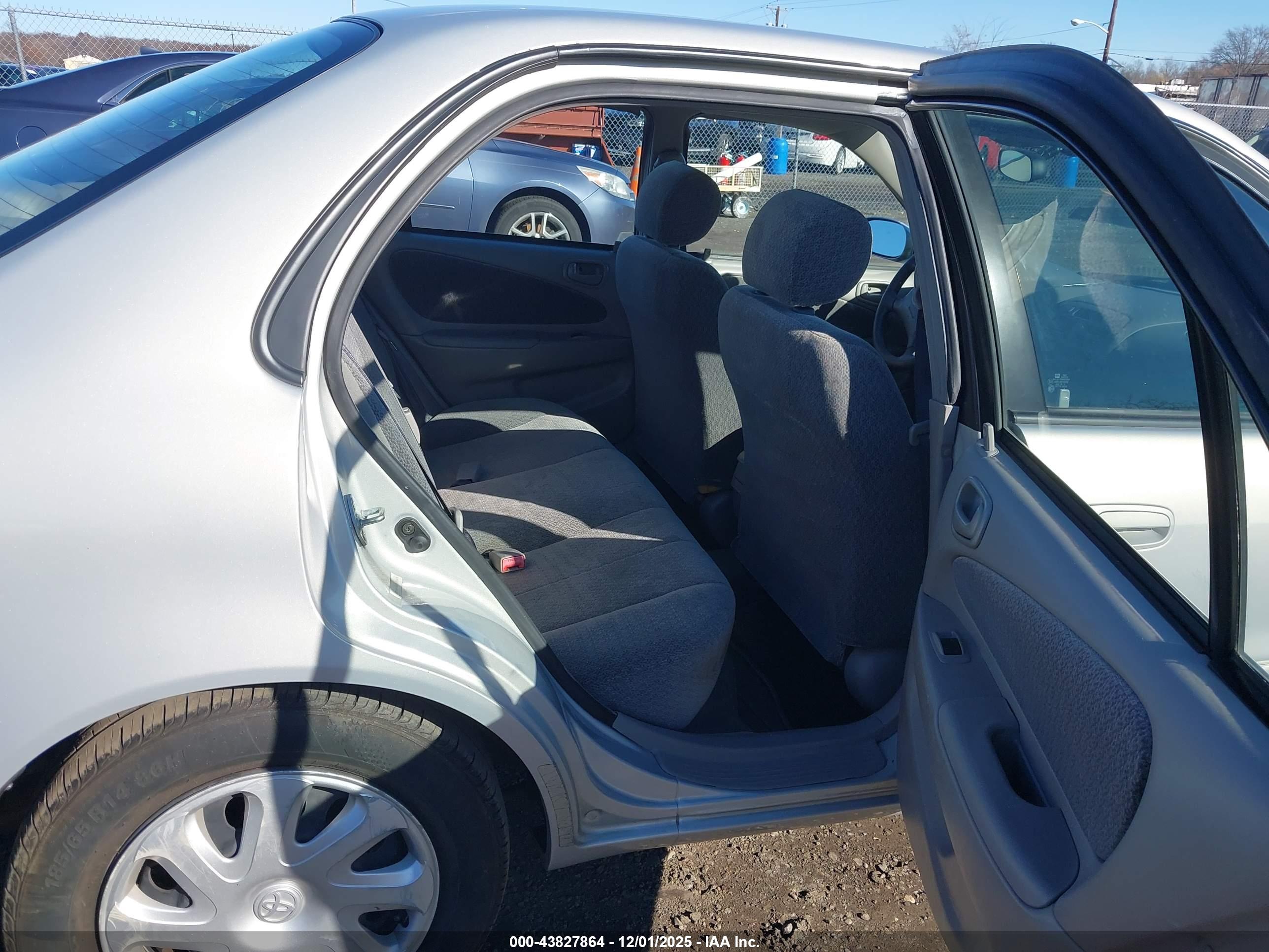 TOYOTA COROLLA image 8