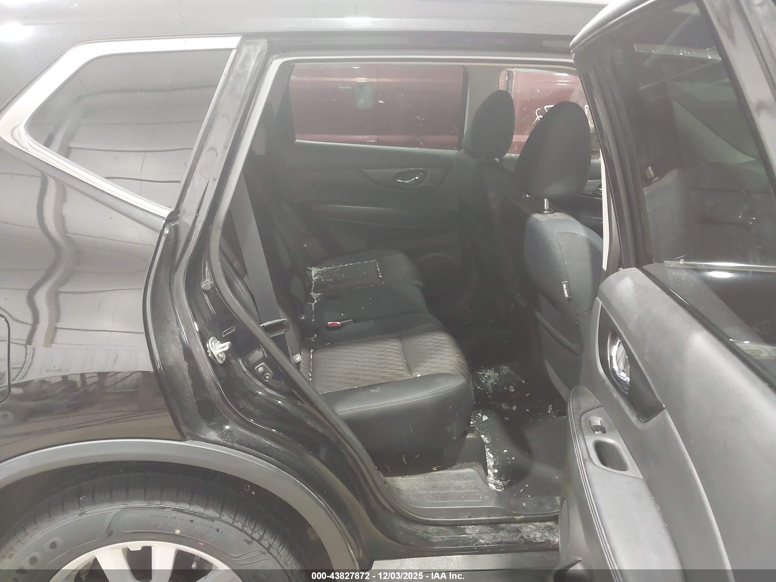 NISSAN ROGUE image 8