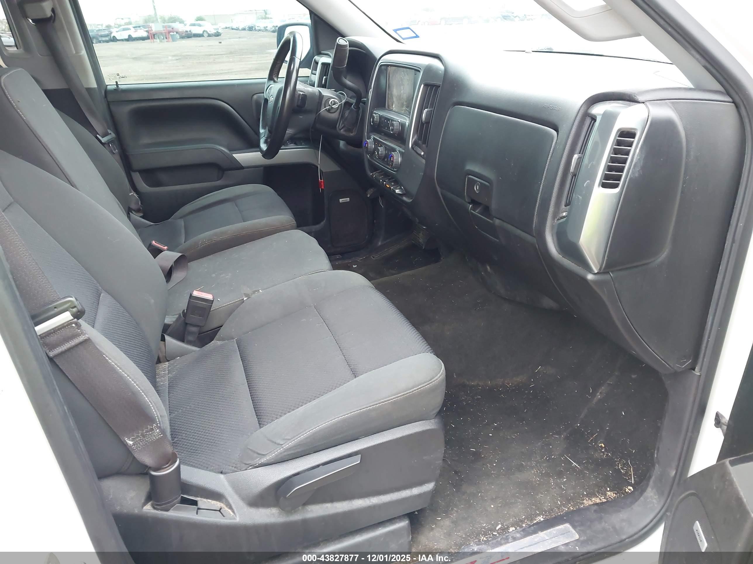 CHEVROLET SILVERADO image 5