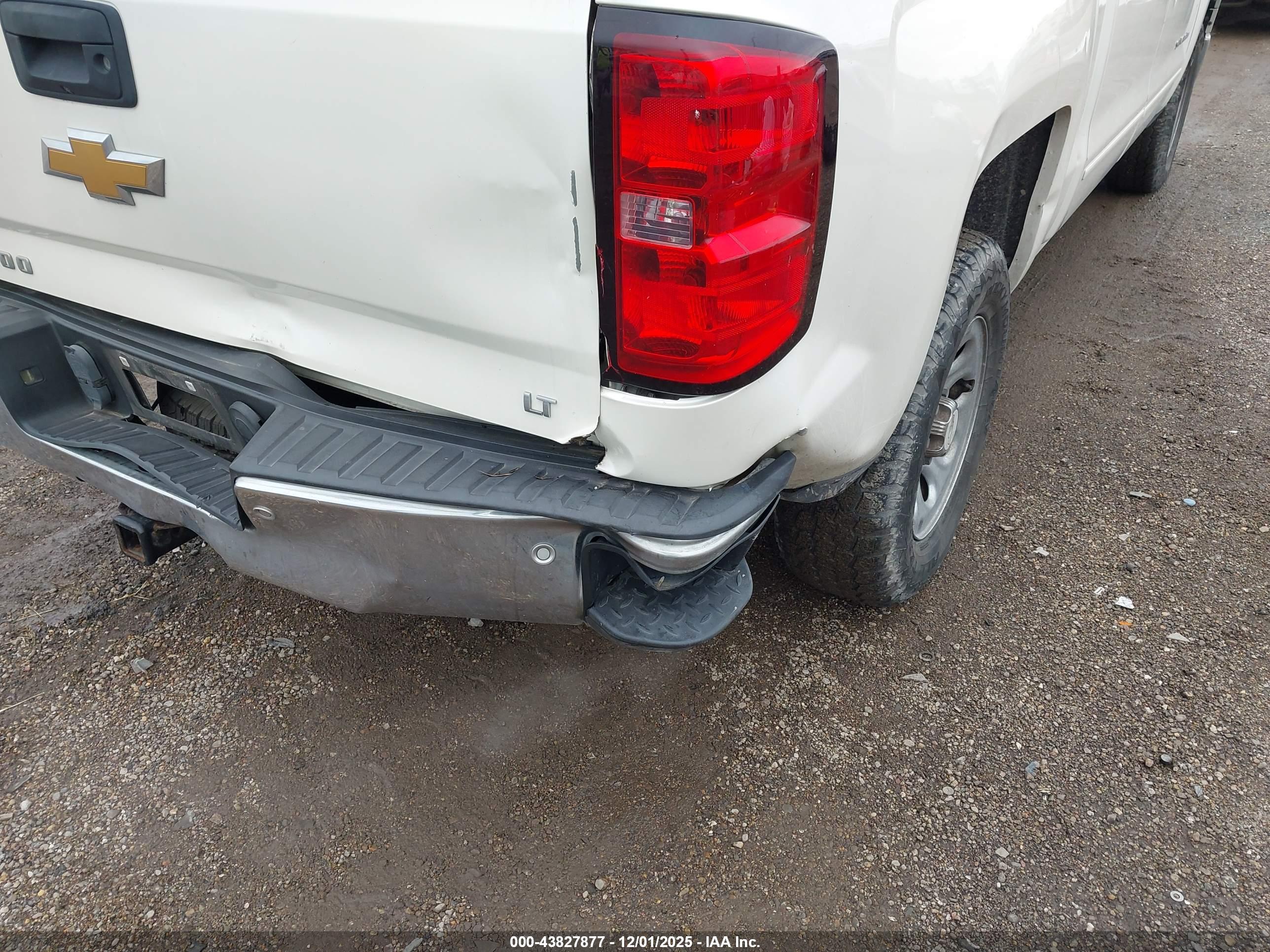 CHEVROLET SILVERADO image 6