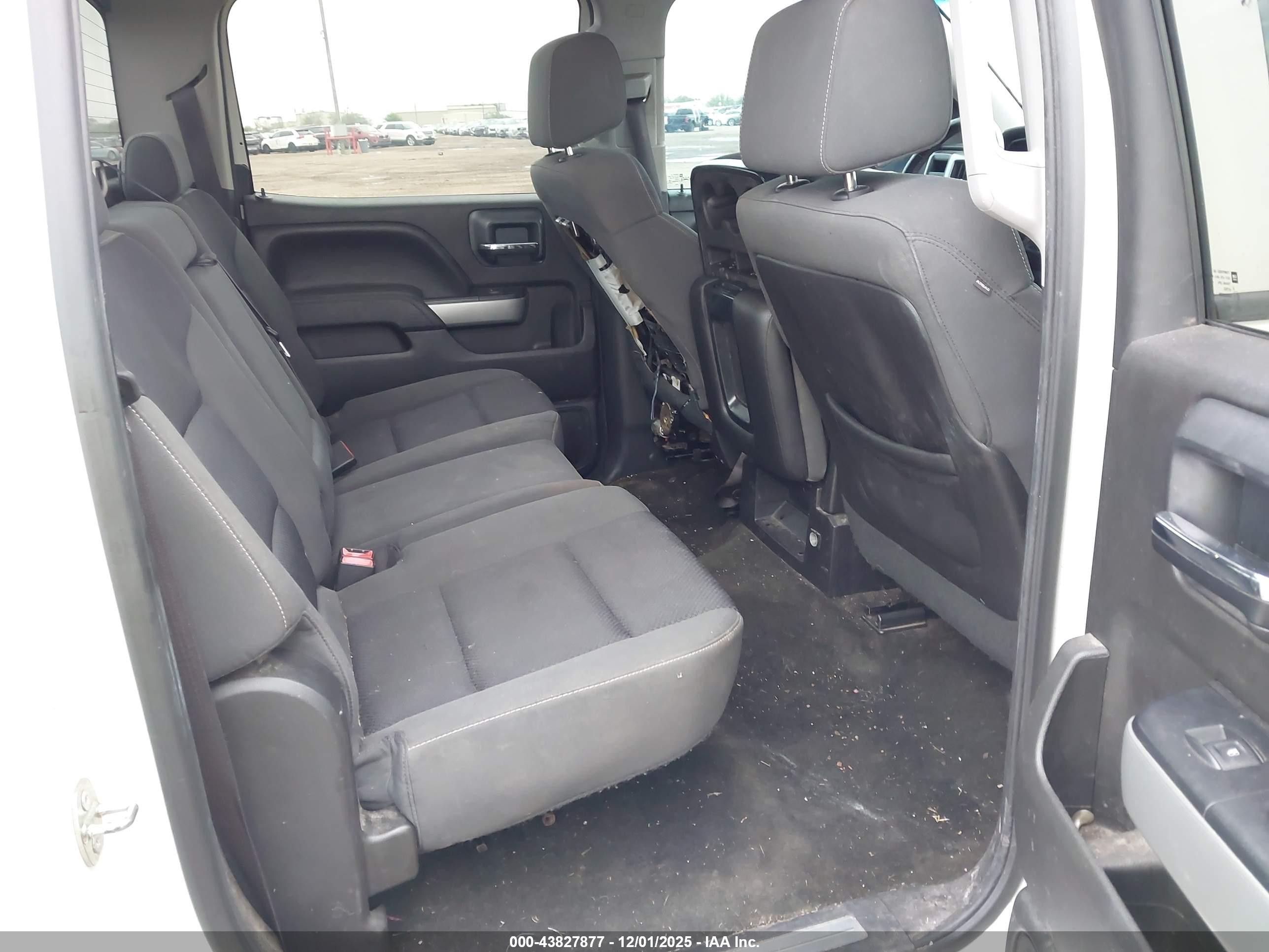 CHEVROLET SILVERADO image 8