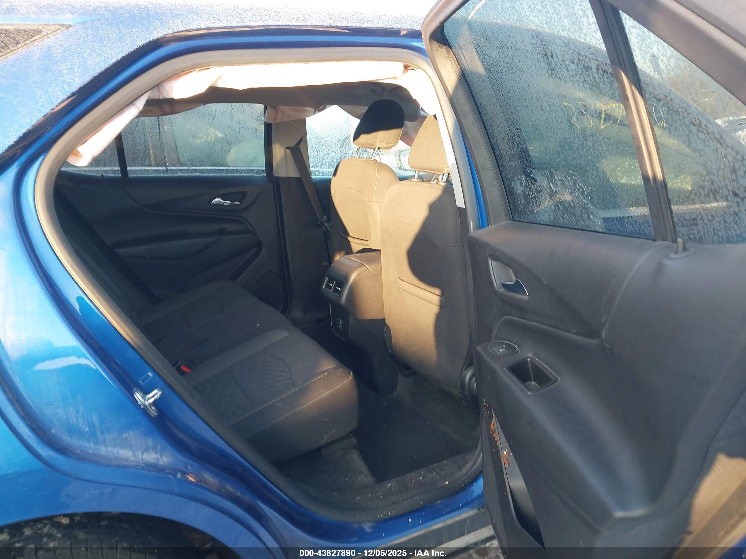 CHEVROLET EQUINOX image 8