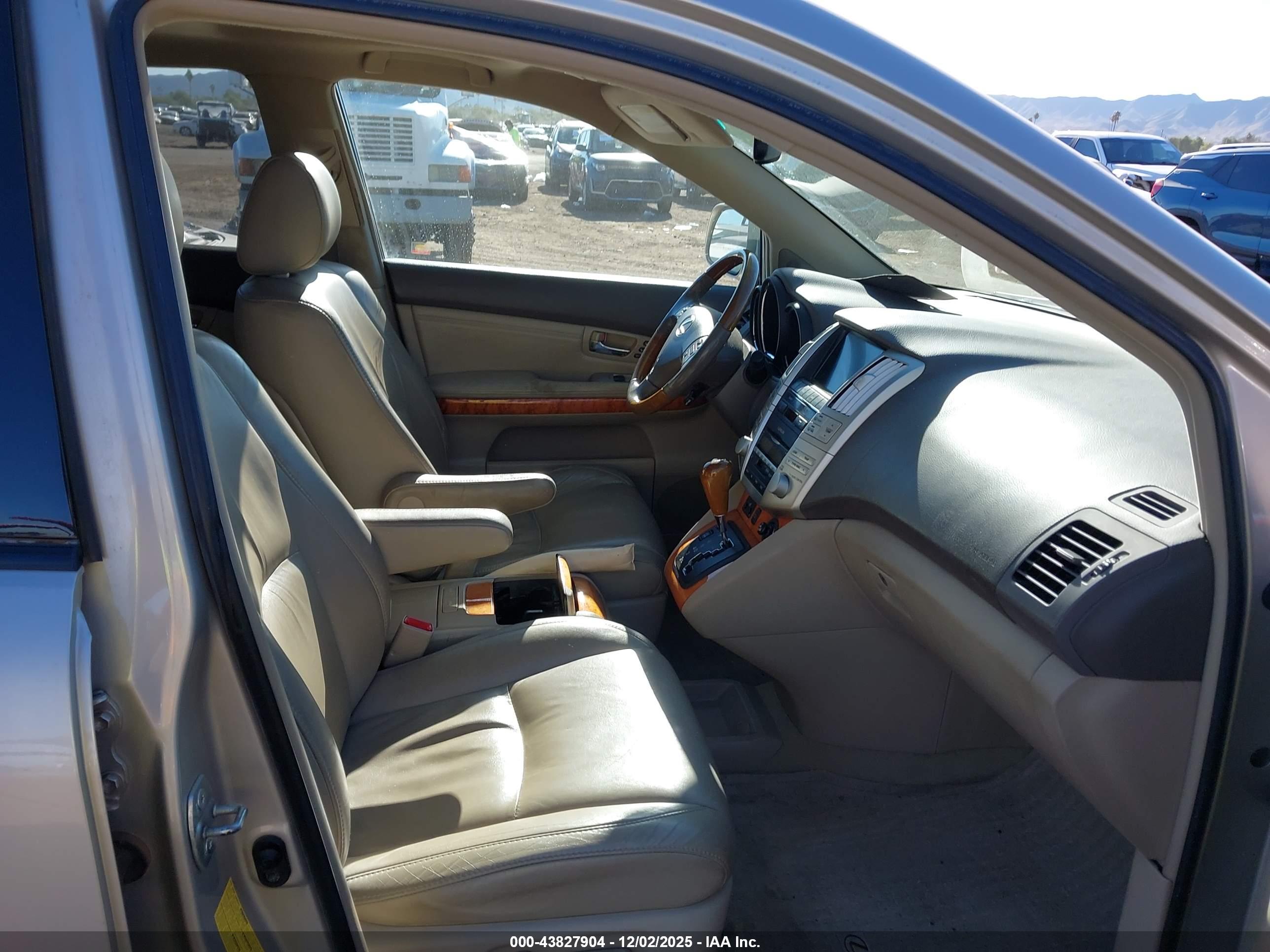 LEXUS RX image 5