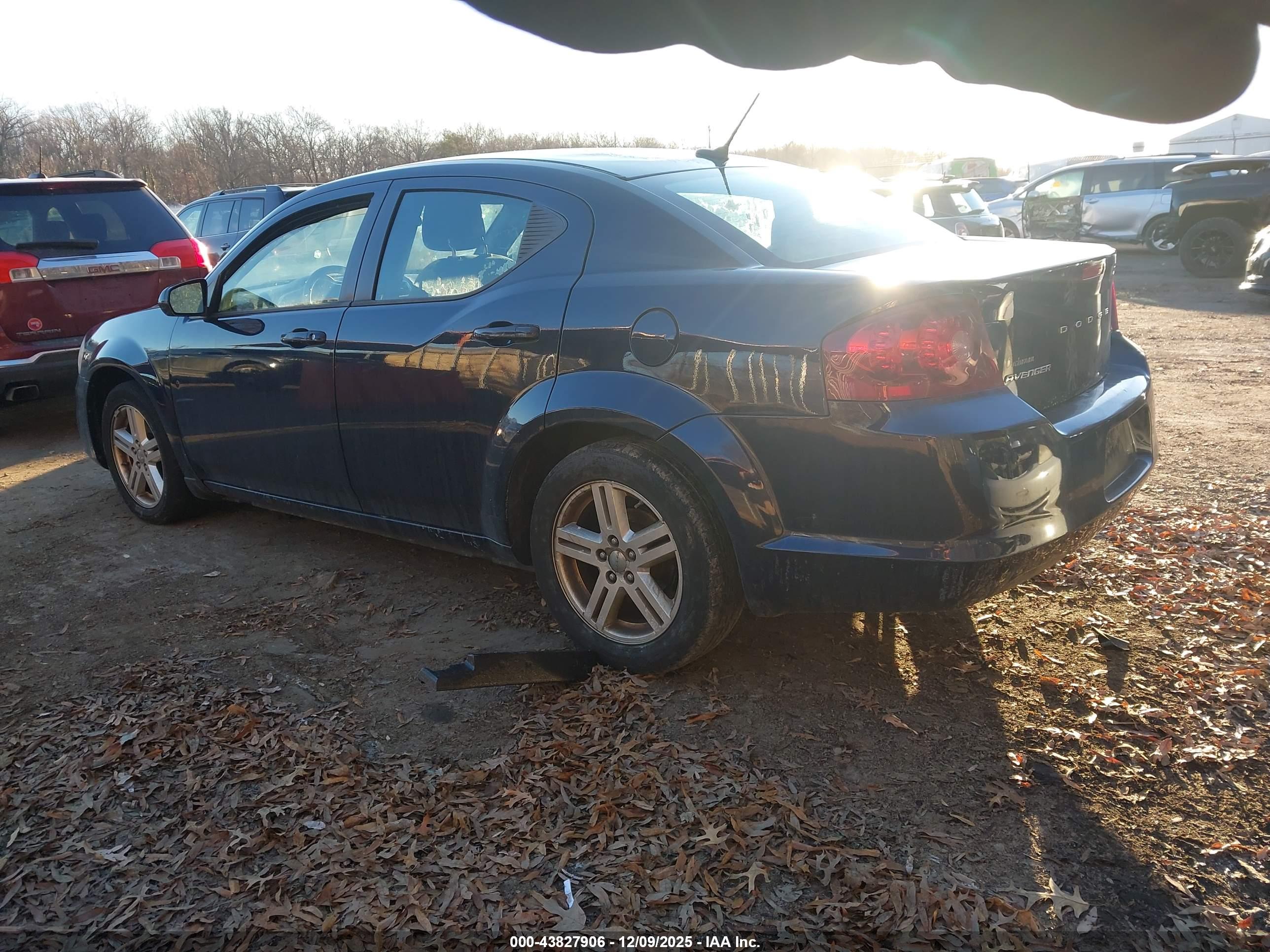 DODGE AVENGER image 3