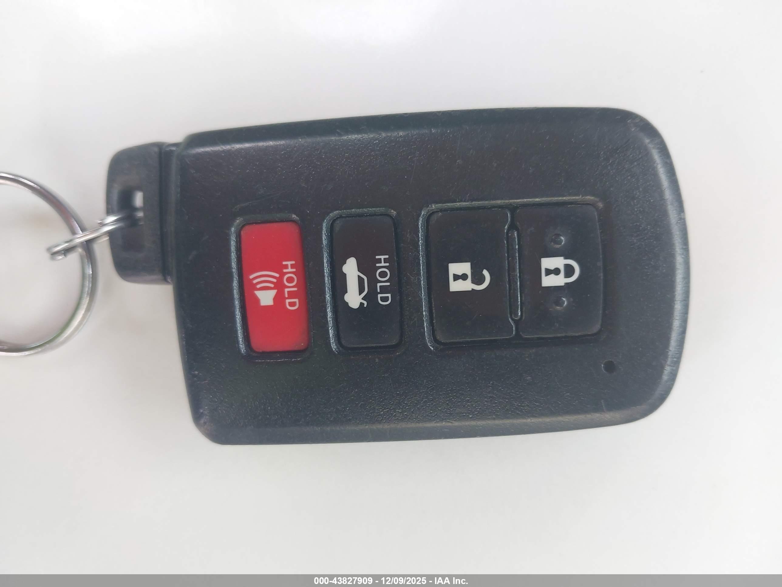 TOYOTA CAMRY image 11