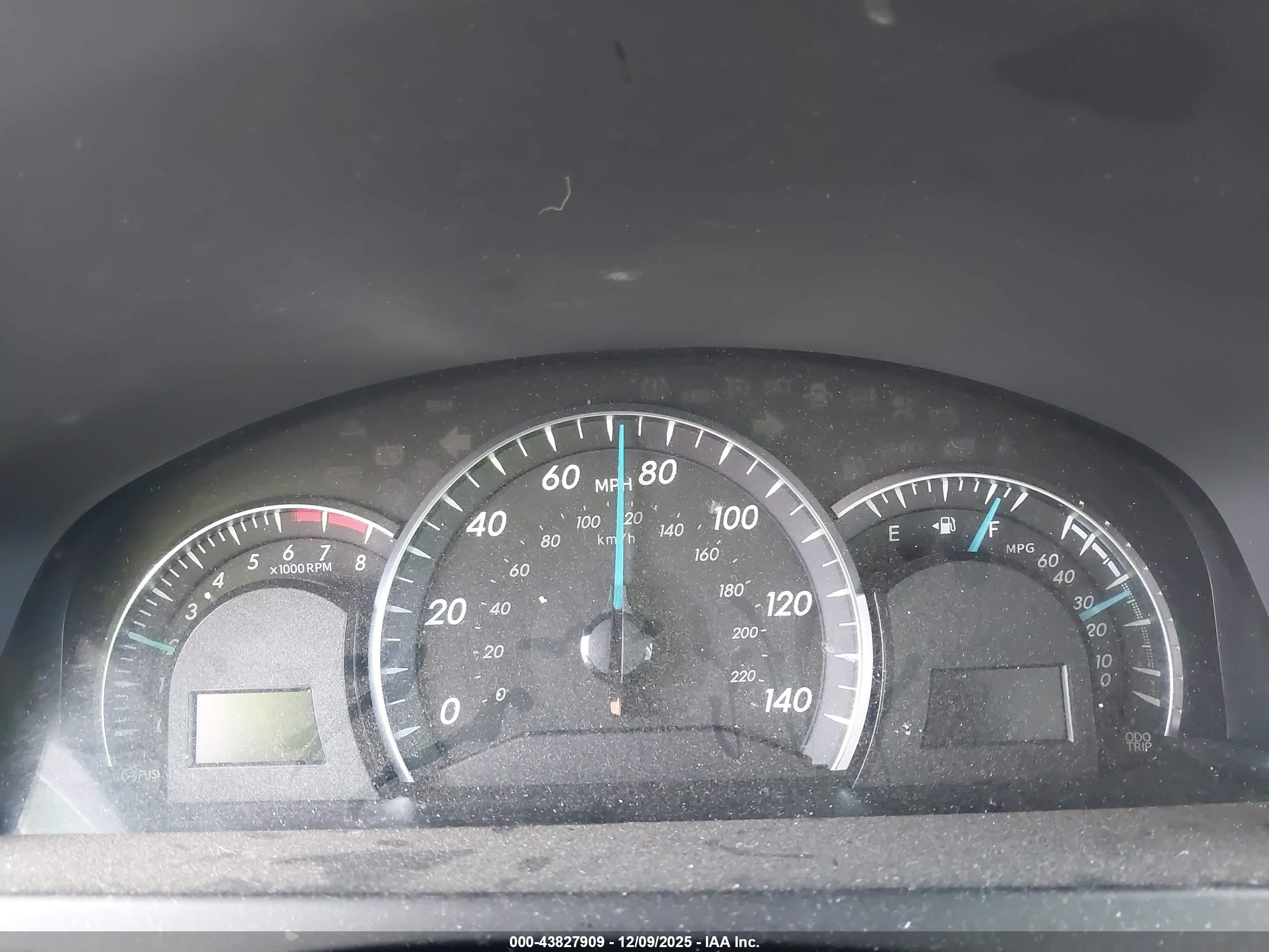 TOYOTA CAMRY image 7