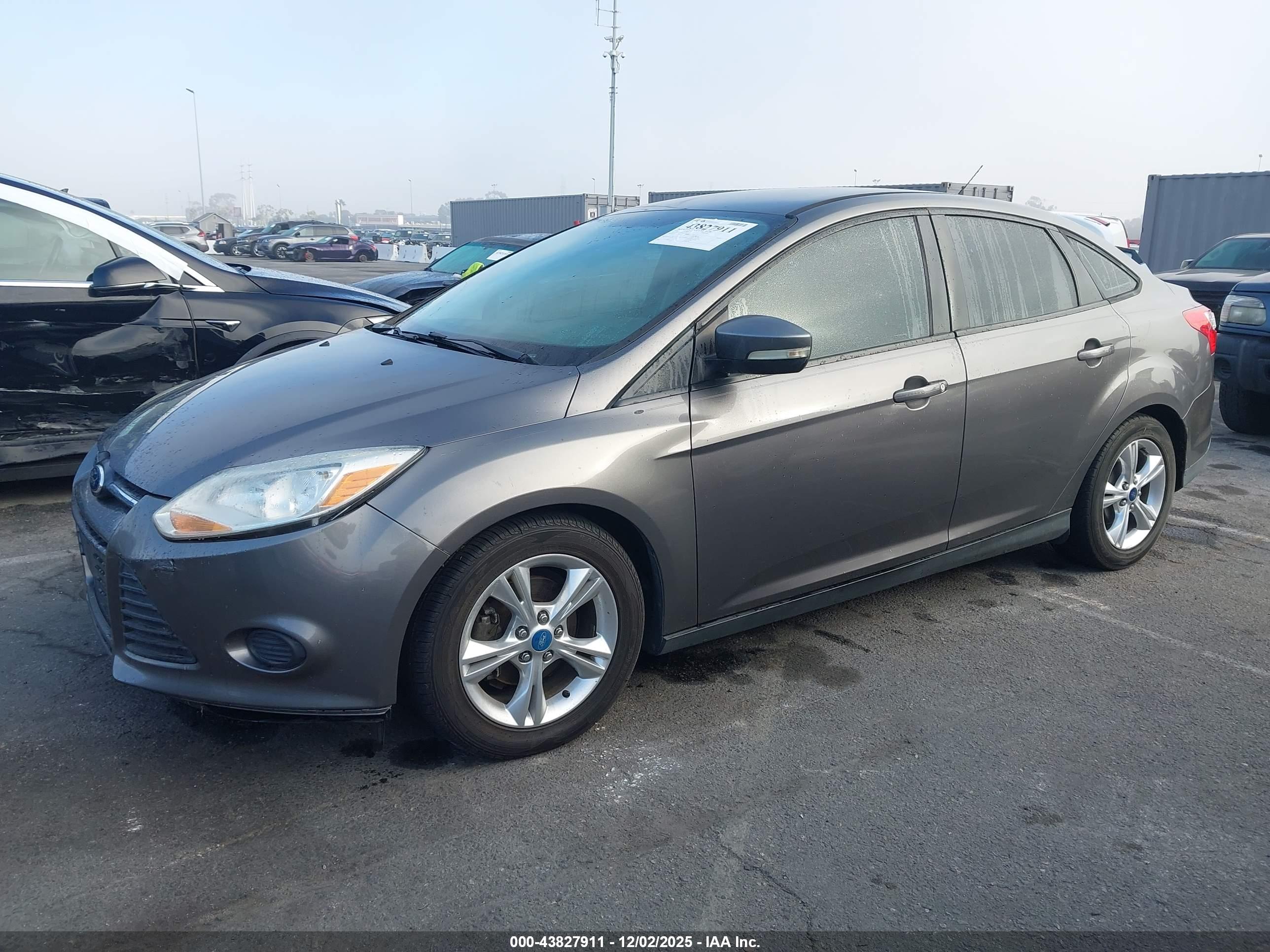 FORD FOCUS image 2