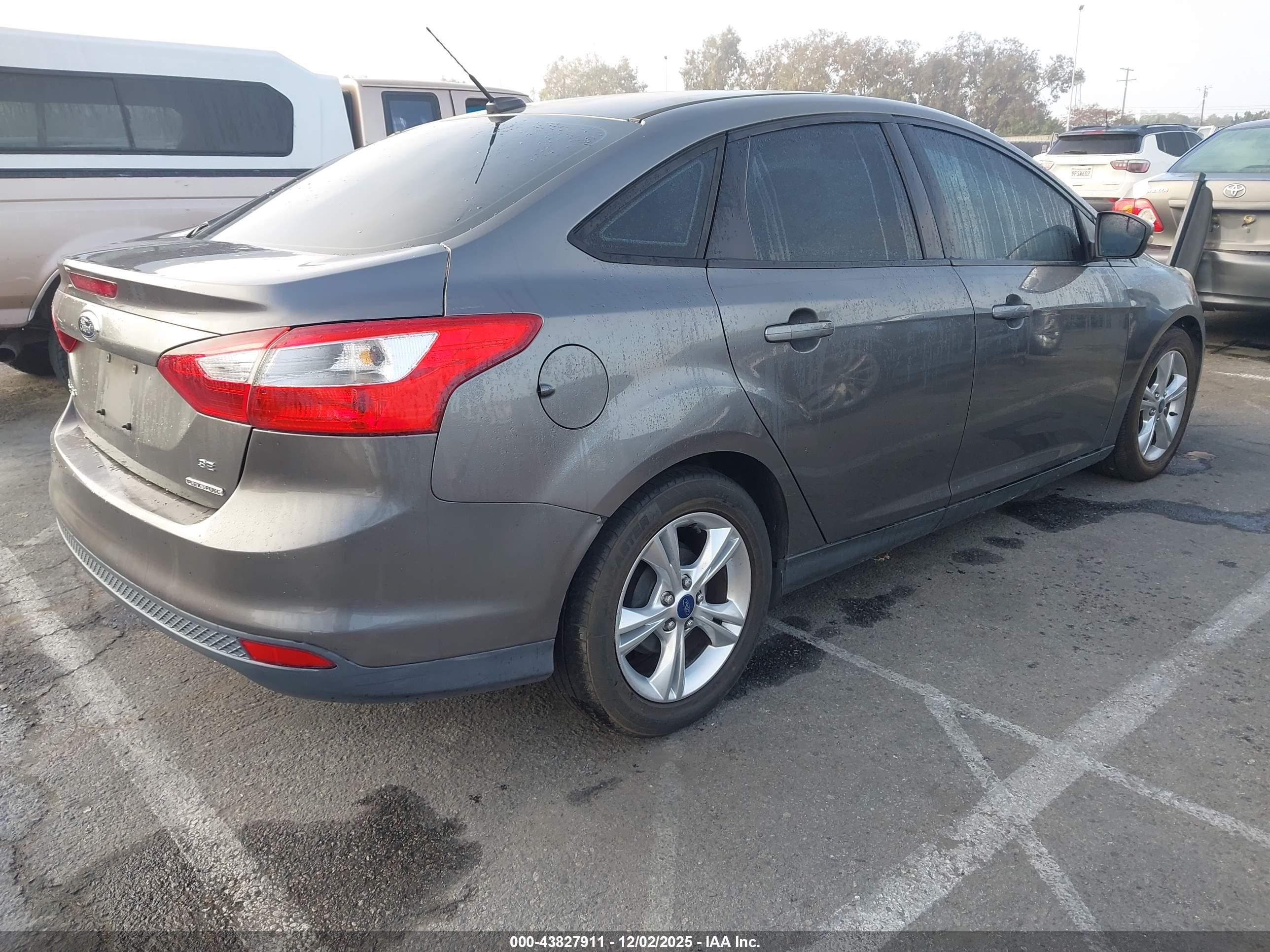 FORD FOCUS image 4