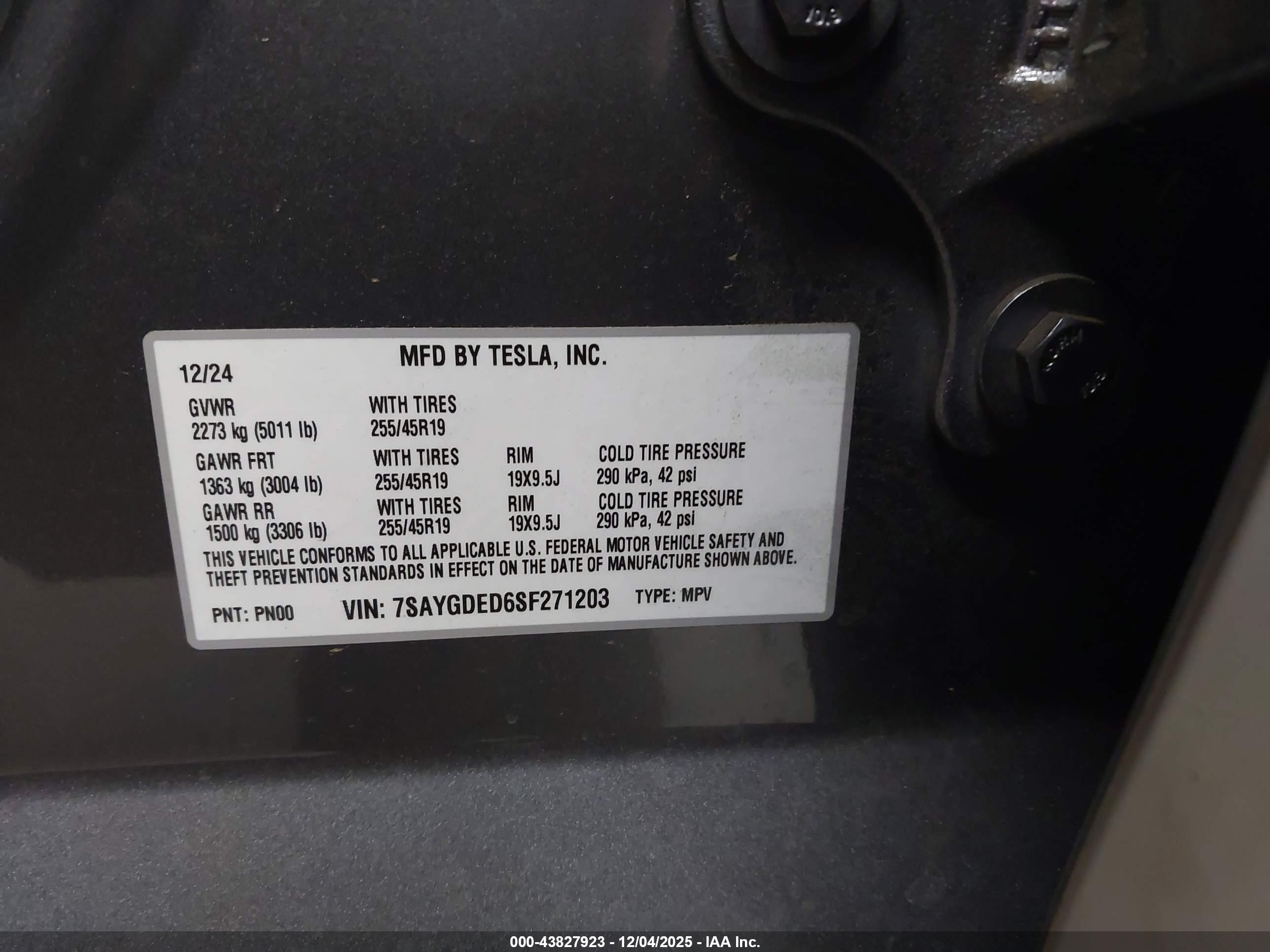 TESLA MODEL image 9