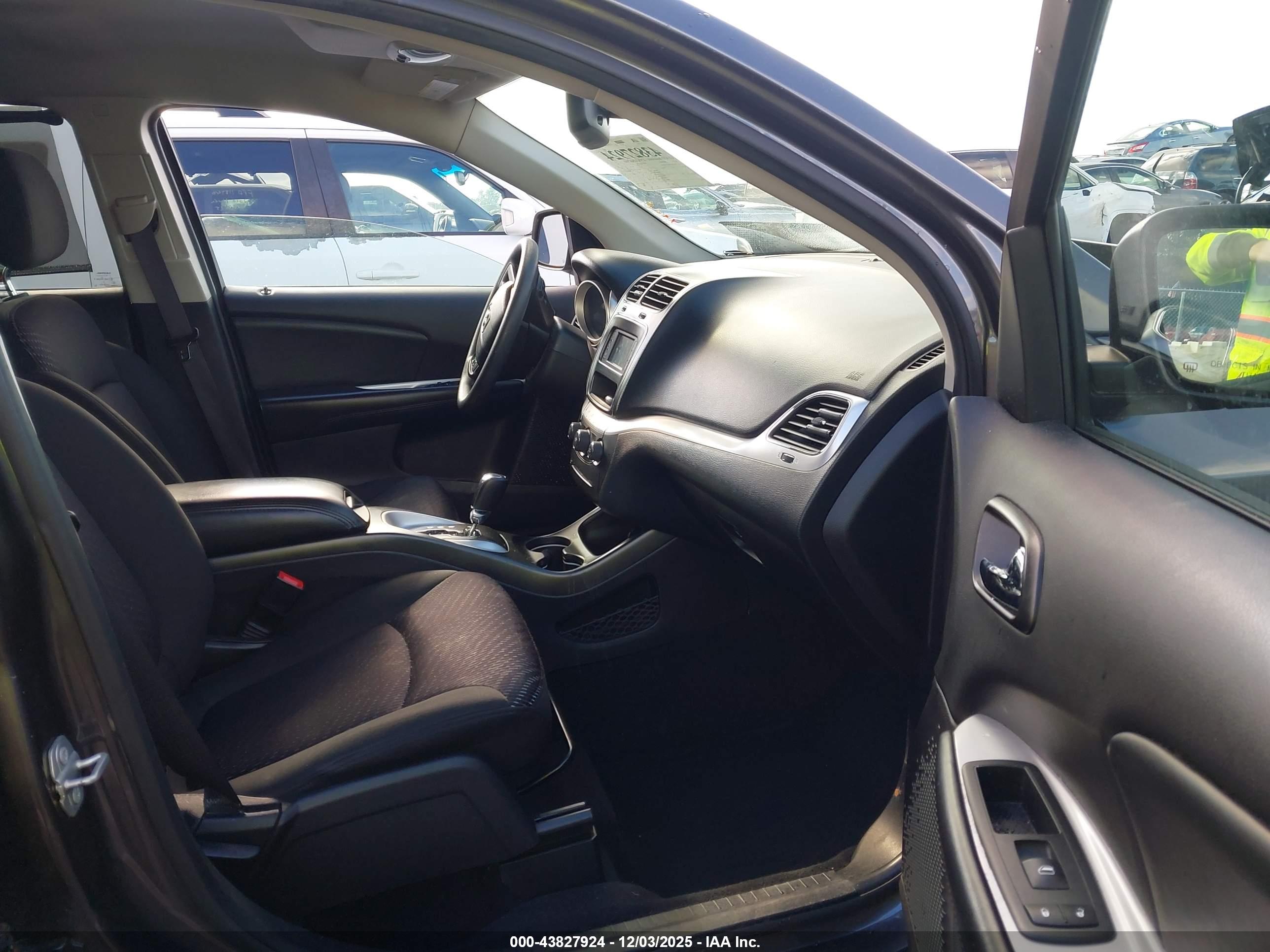 DODGE JOURNEY image 5