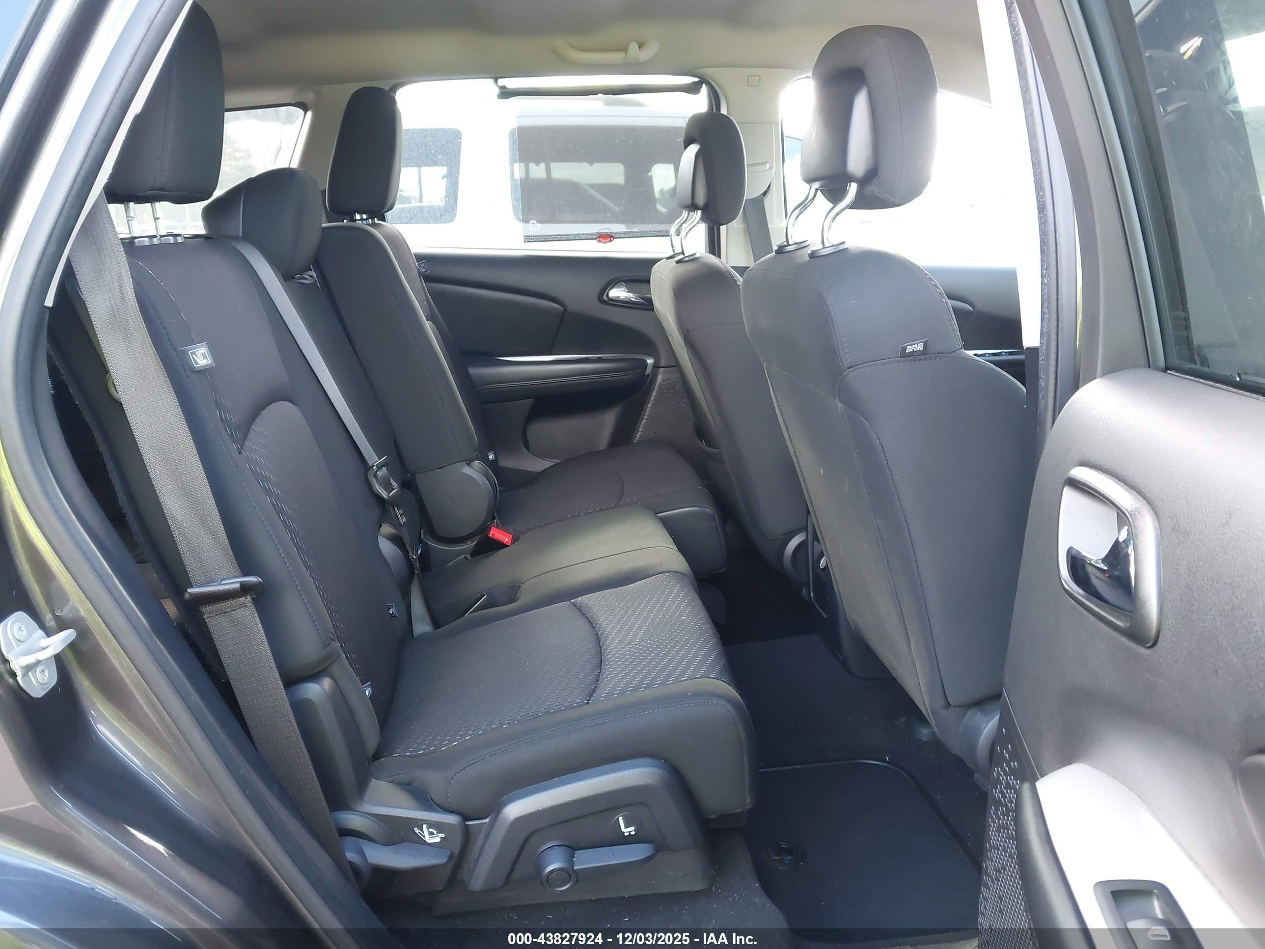 DODGE JOURNEY image 8