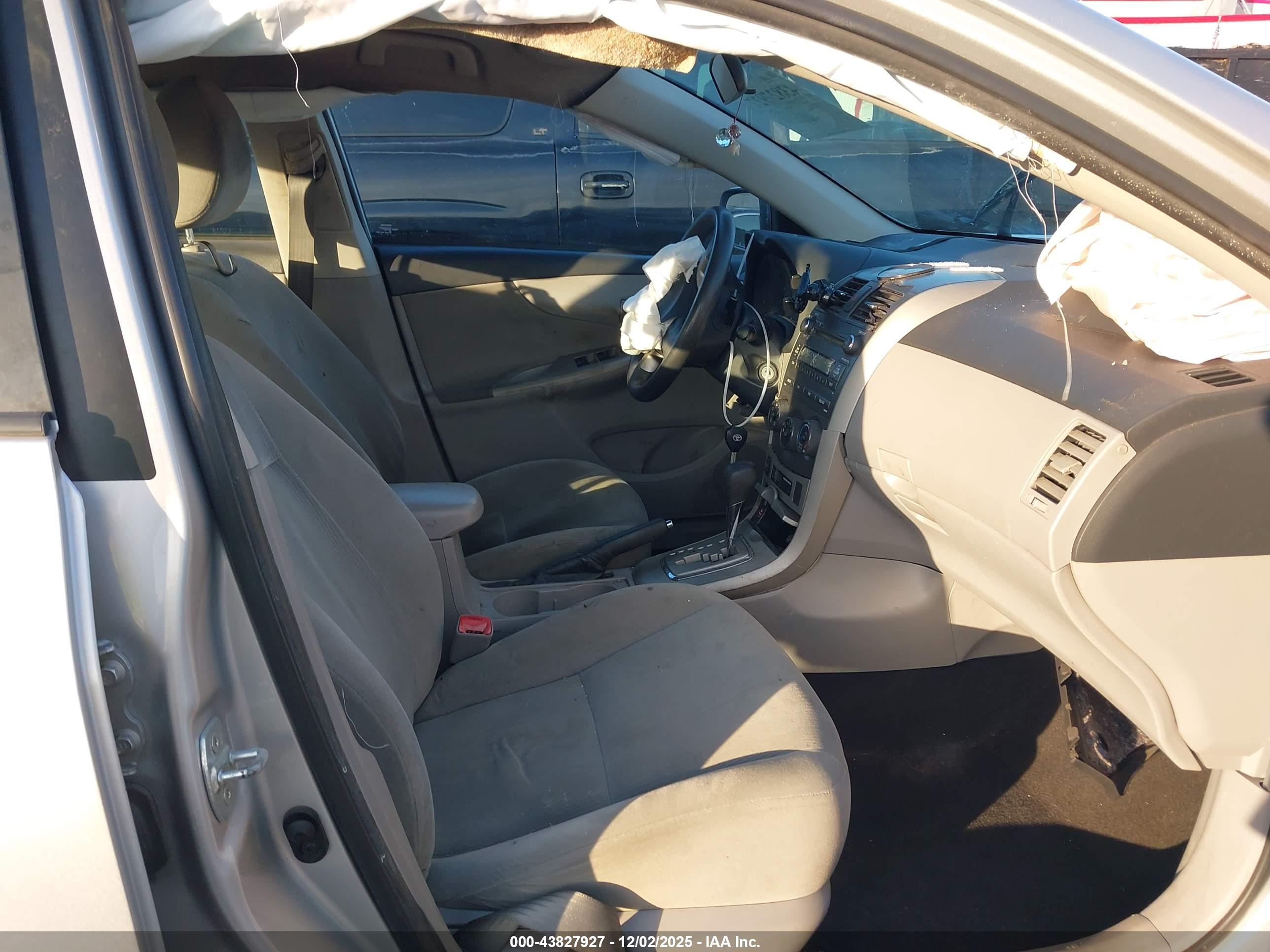 TOYOTA COROLLA image 5