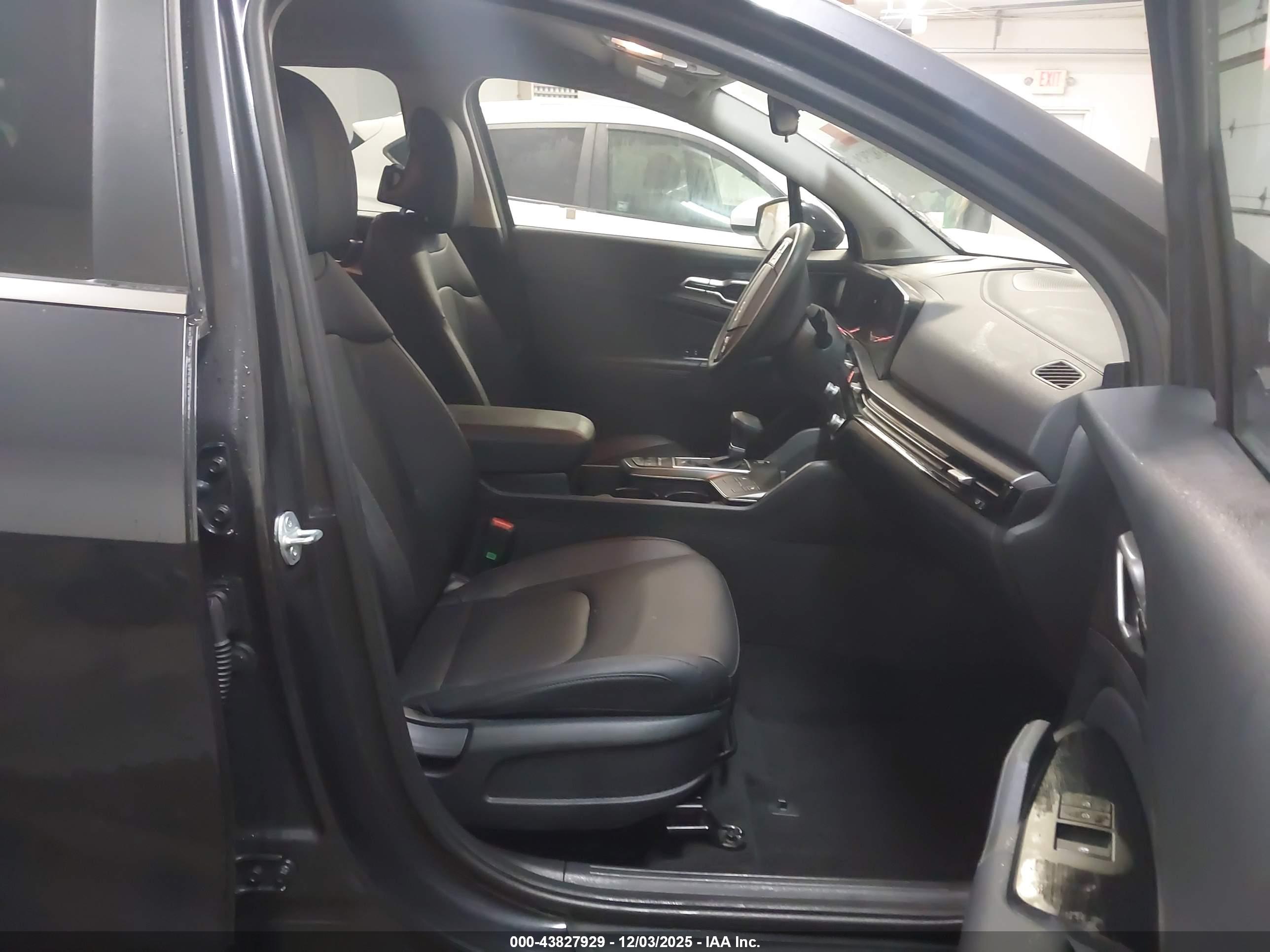 KIA SPORTAGE image 5