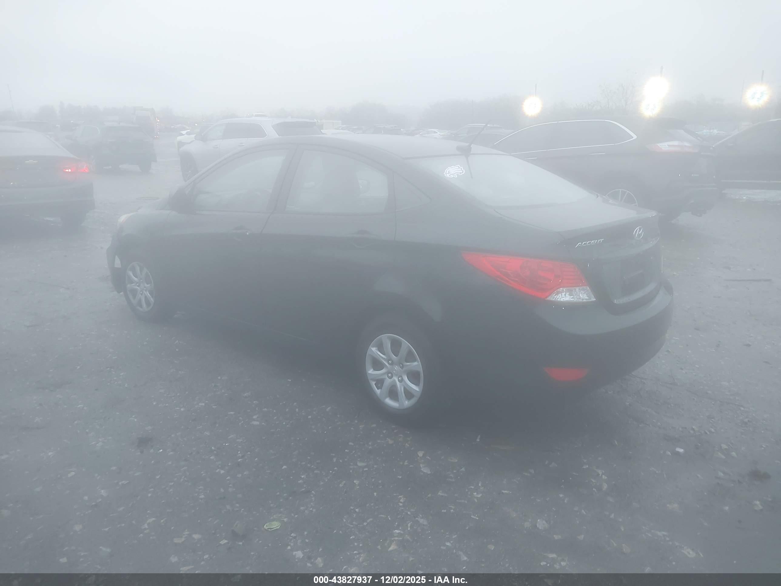 HYUNDAI ACCENT image 3