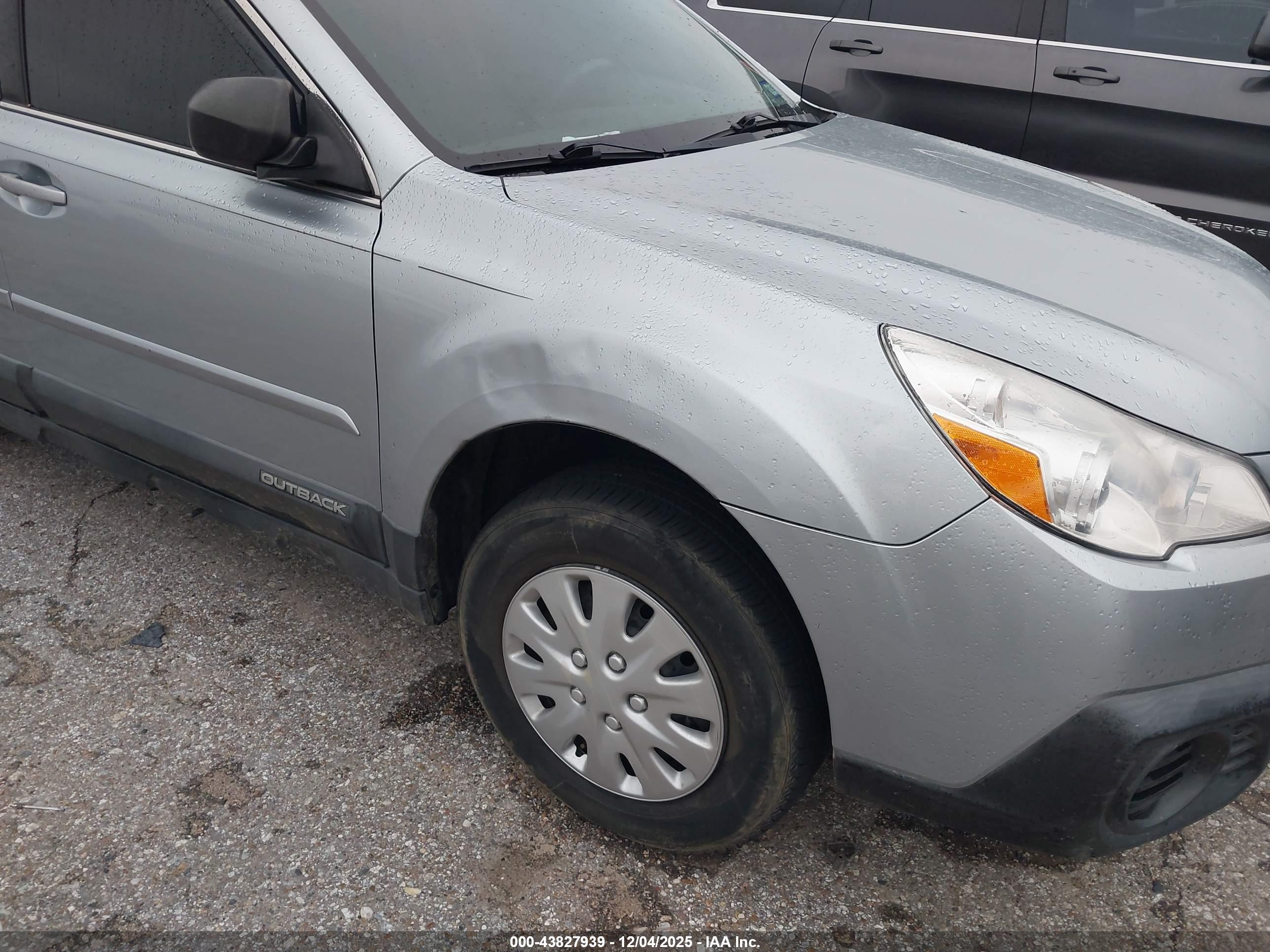 SUBARU OUTBACK image 6