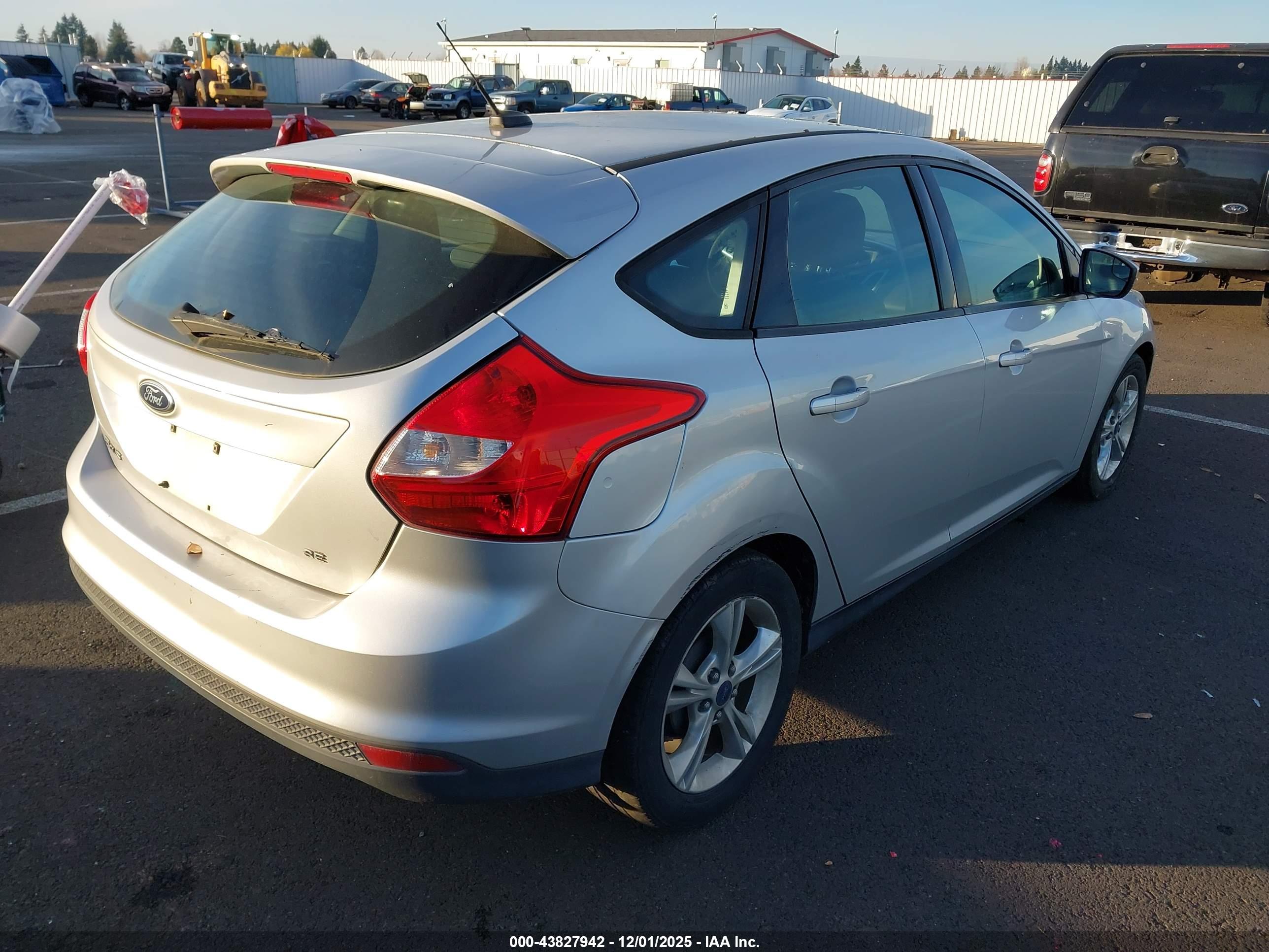 FORD FOCUS image 4