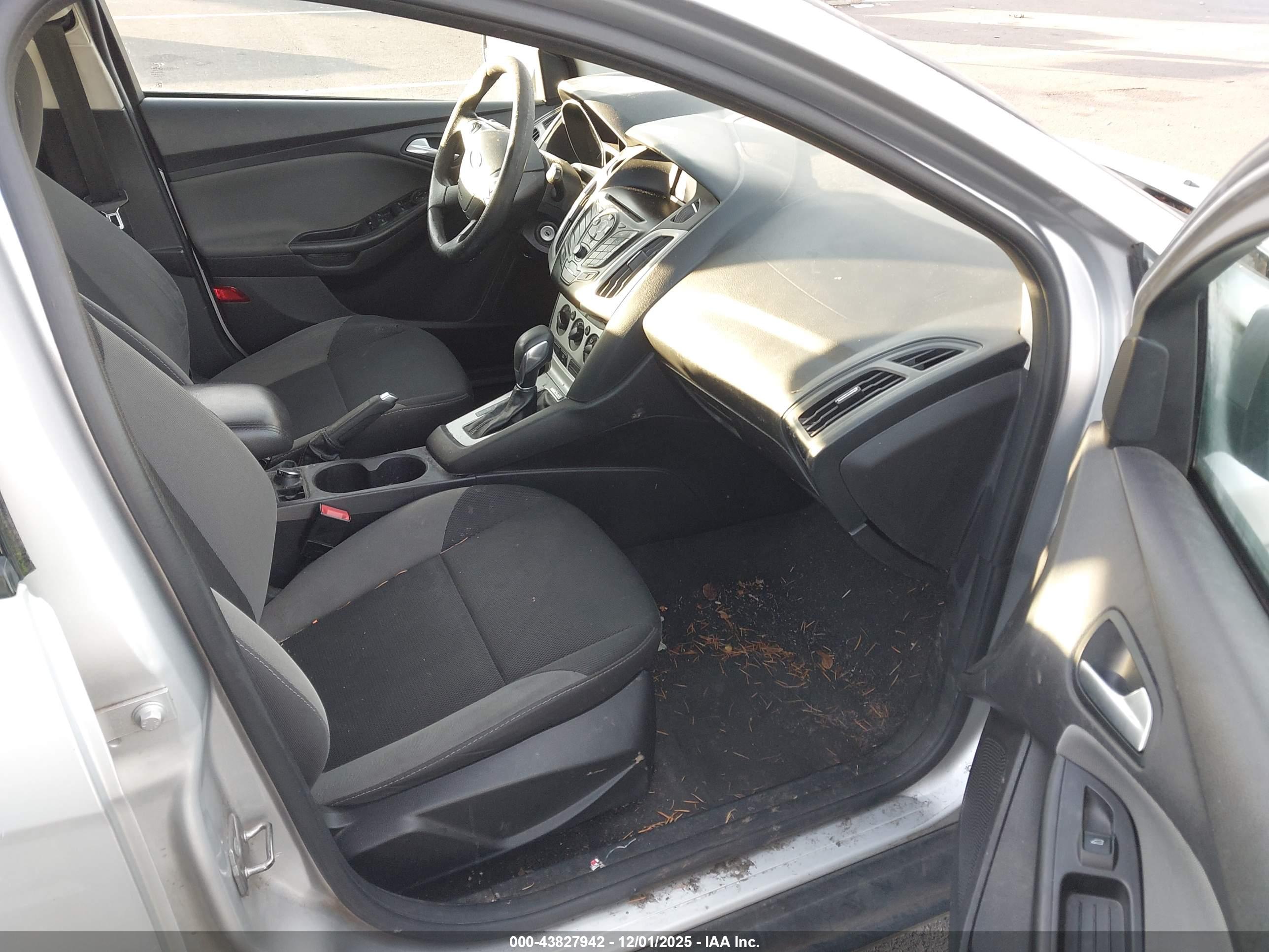FORD FOCUS image 5