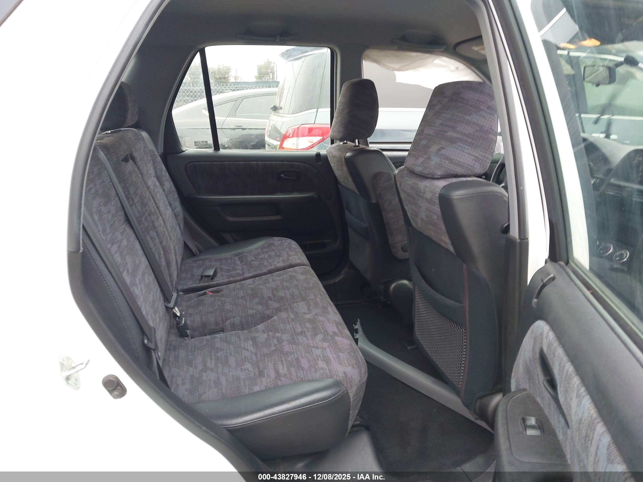 HONDA CR-V image 8