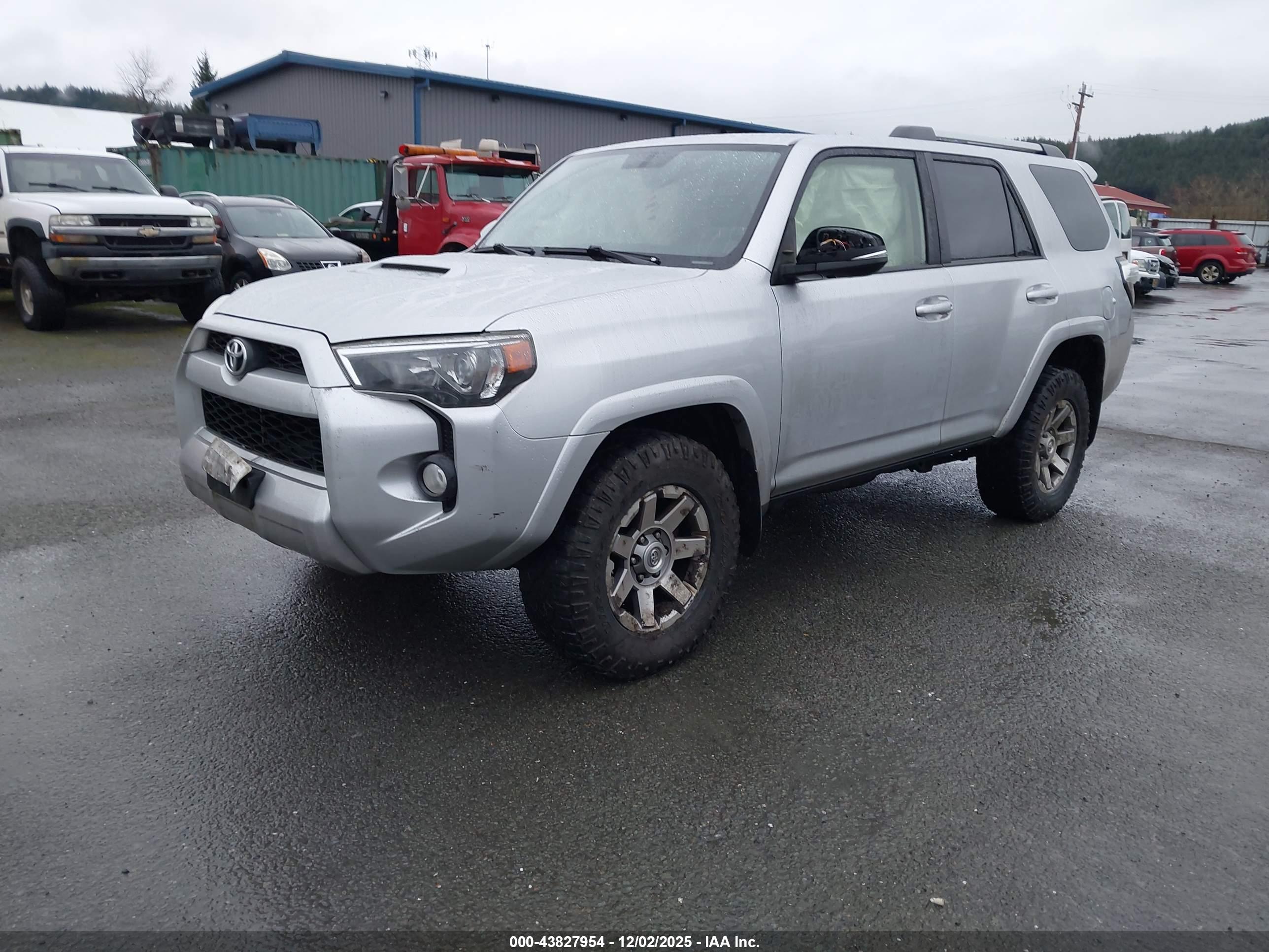 TOYOTA 4RUNNER image 2