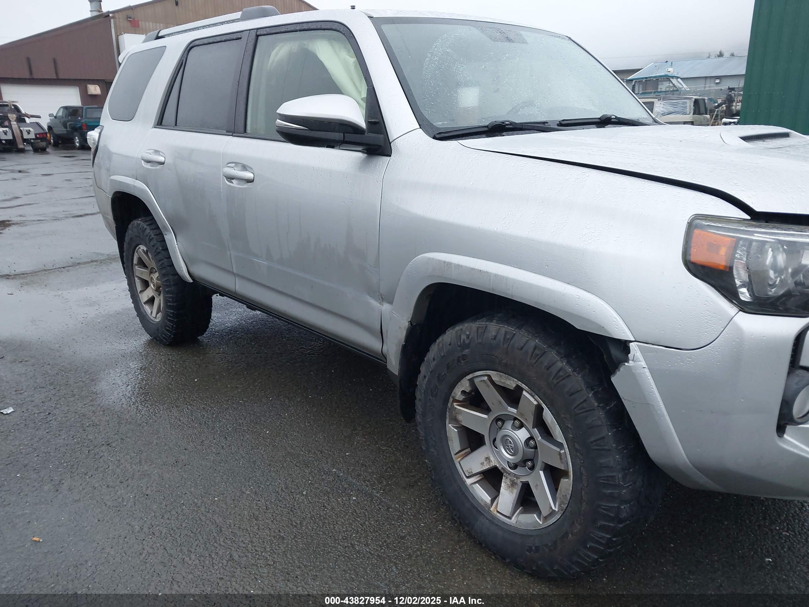 TOYOTA 4RUNNER image 6