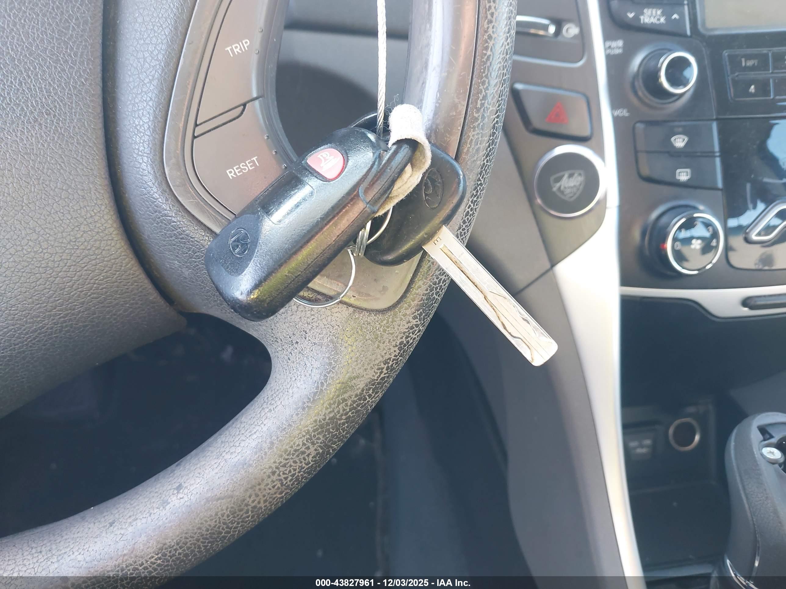 HYUNDAI SONATA image 11