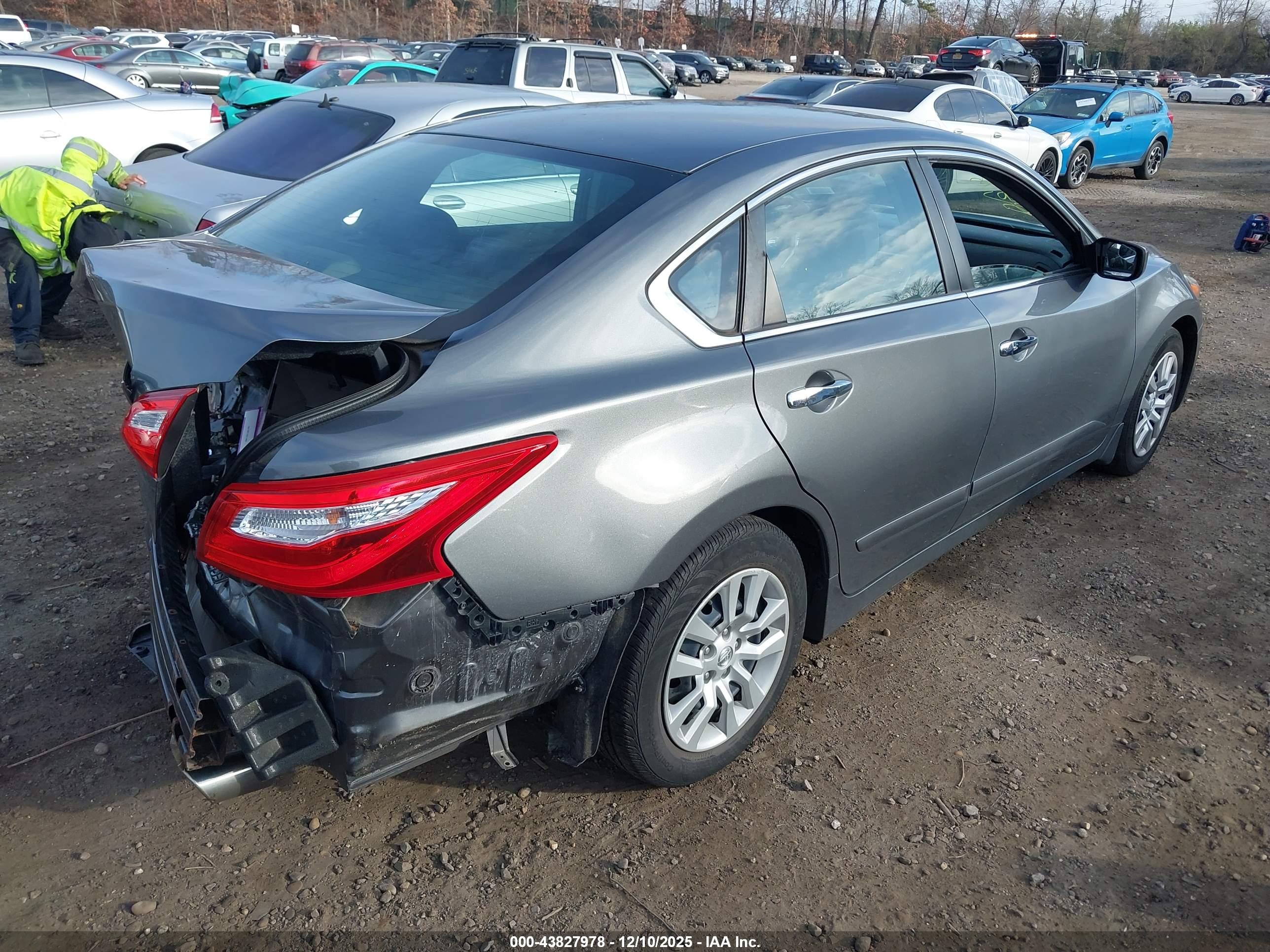 NISSAN ALTIMA image 4