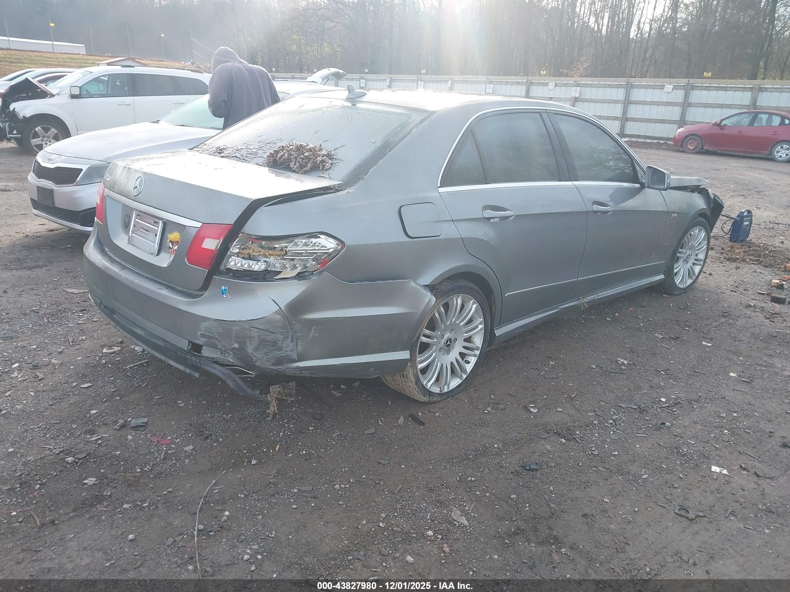 MERCEDES-BENZ E image 4