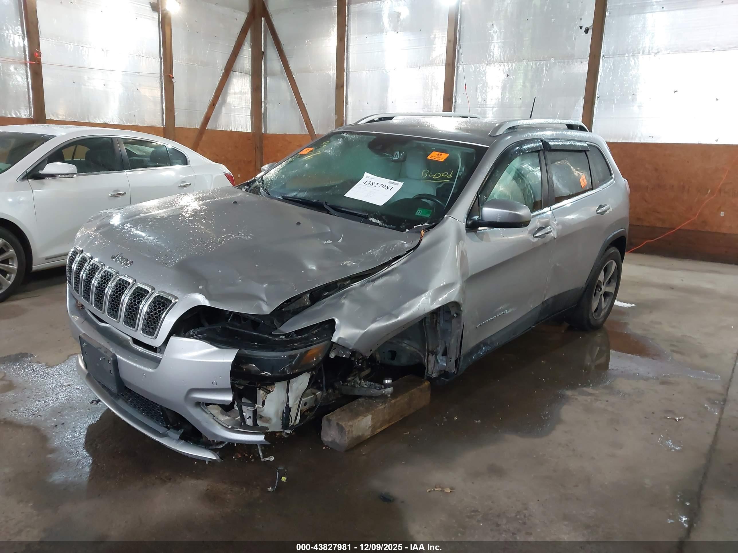 JEEP CHEROKEE image 2